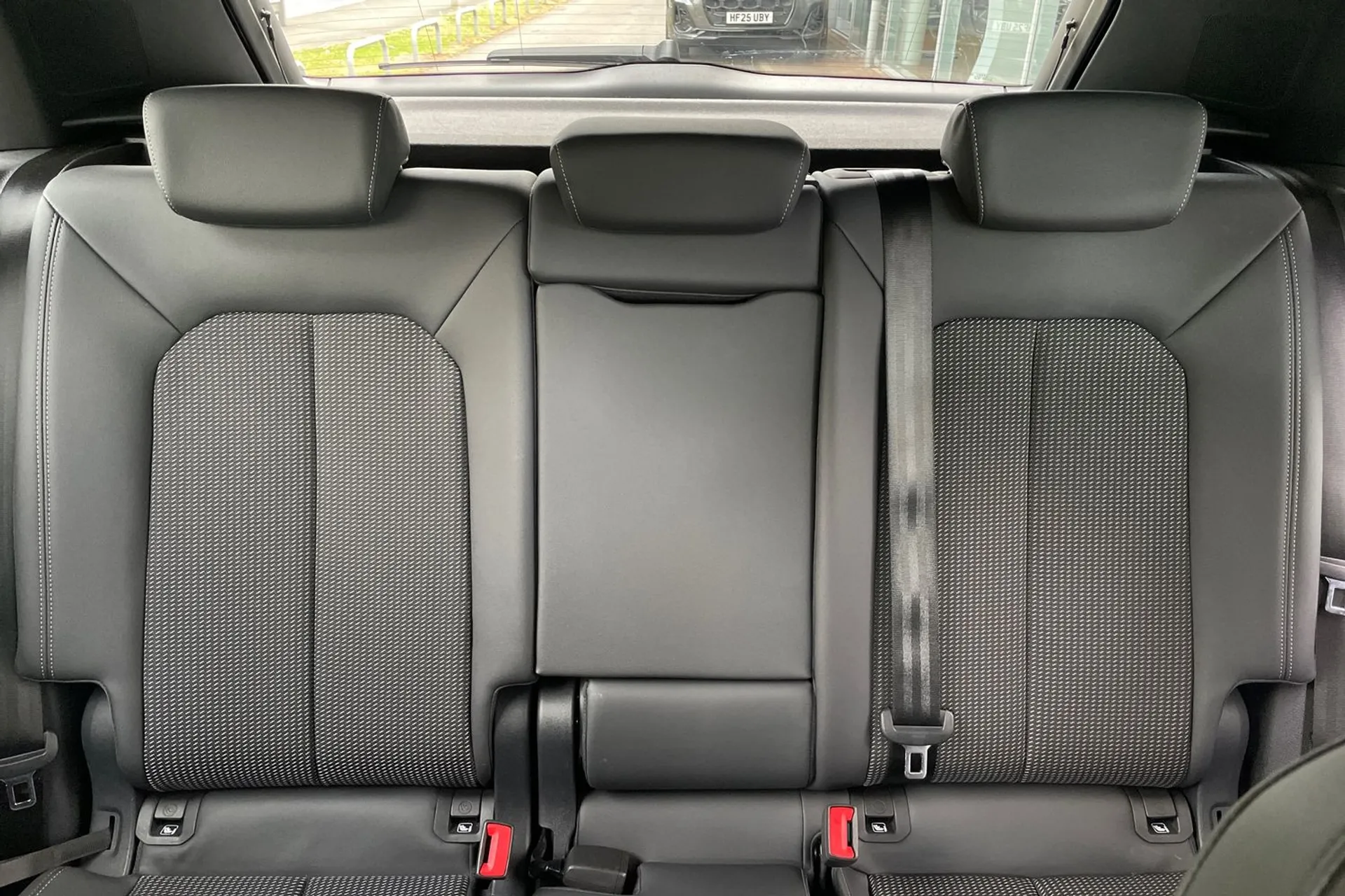Audi Q3 thumbnail image number 30
