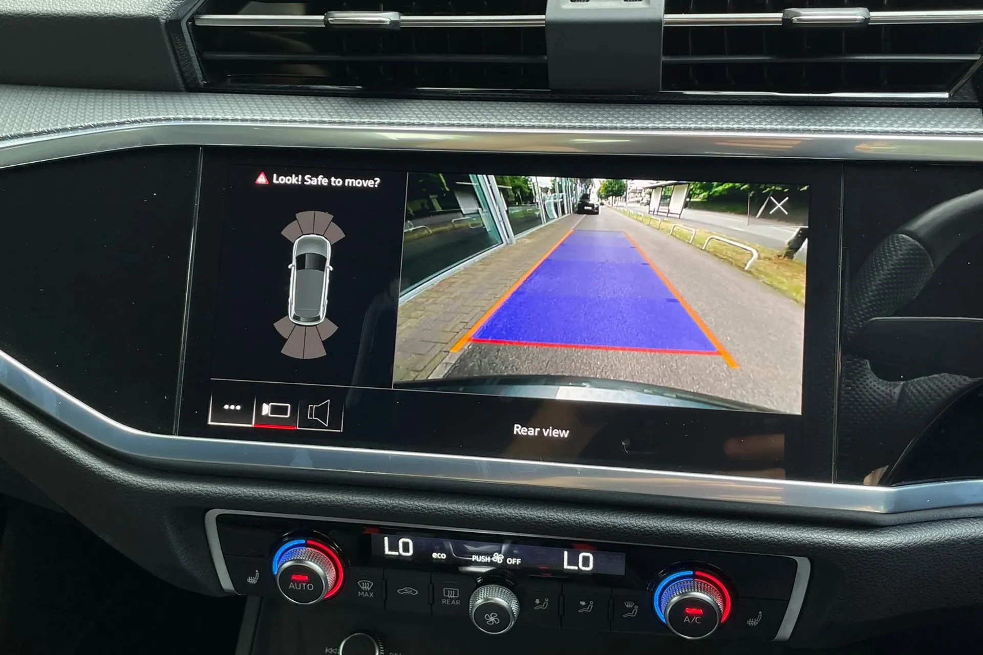 Audi Q3 thumbnail image number 4