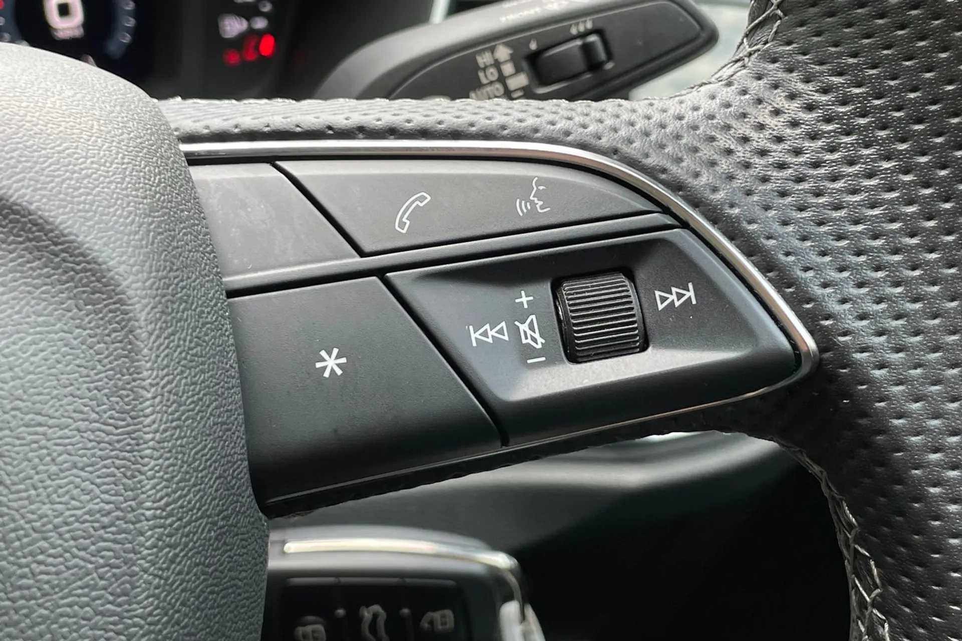 Audi Q3 thumbnail image number 36