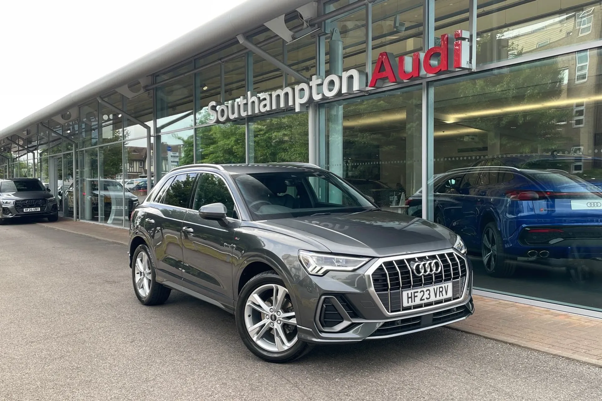 Audi Q3 focused image