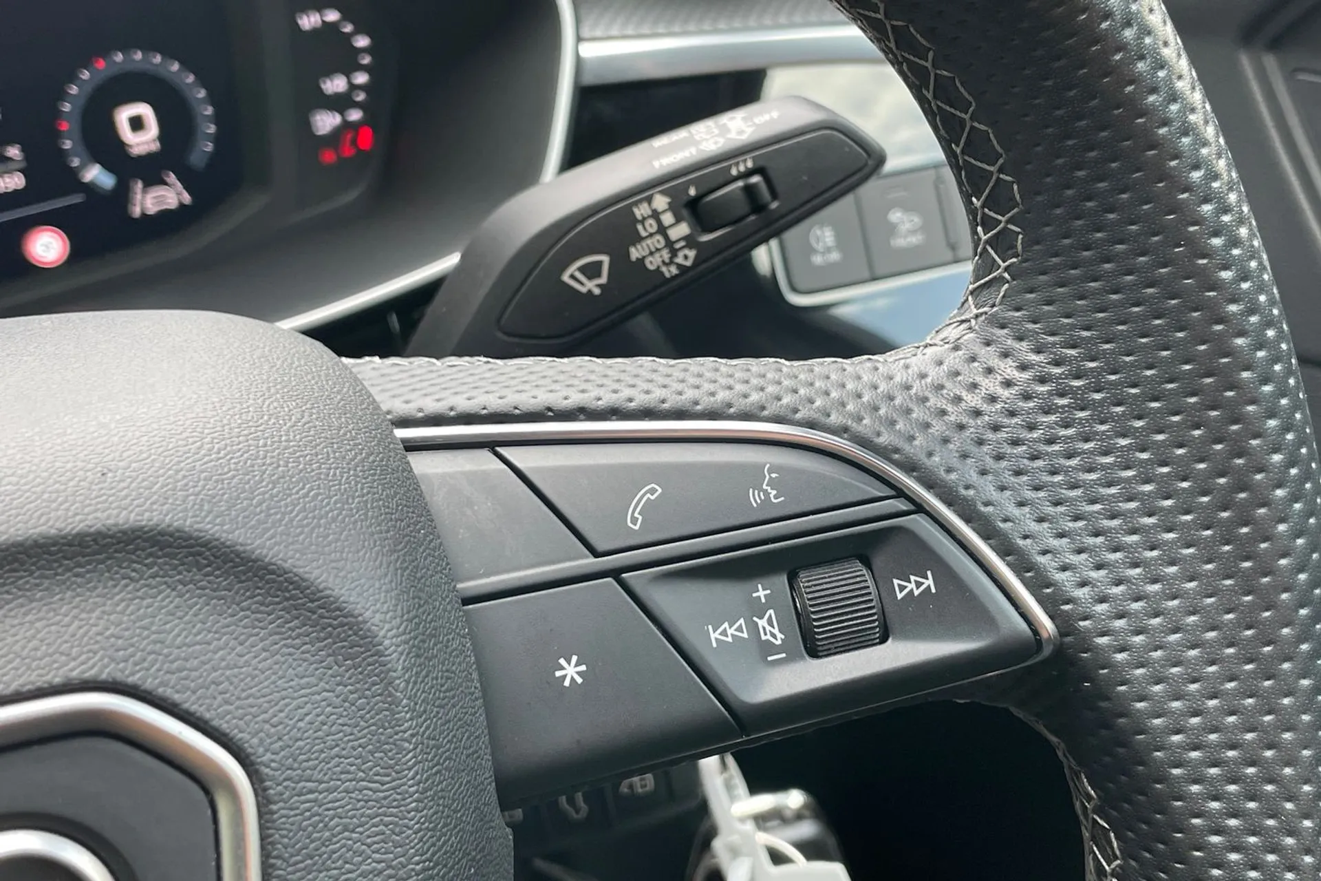 Audi Q3 thumbnail image number 58