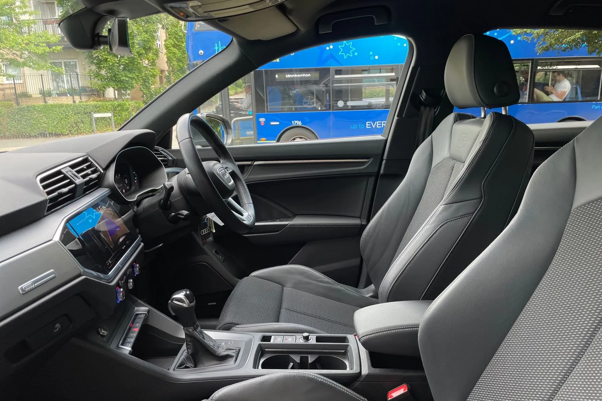 Audi Q3 thumbnail image number 27