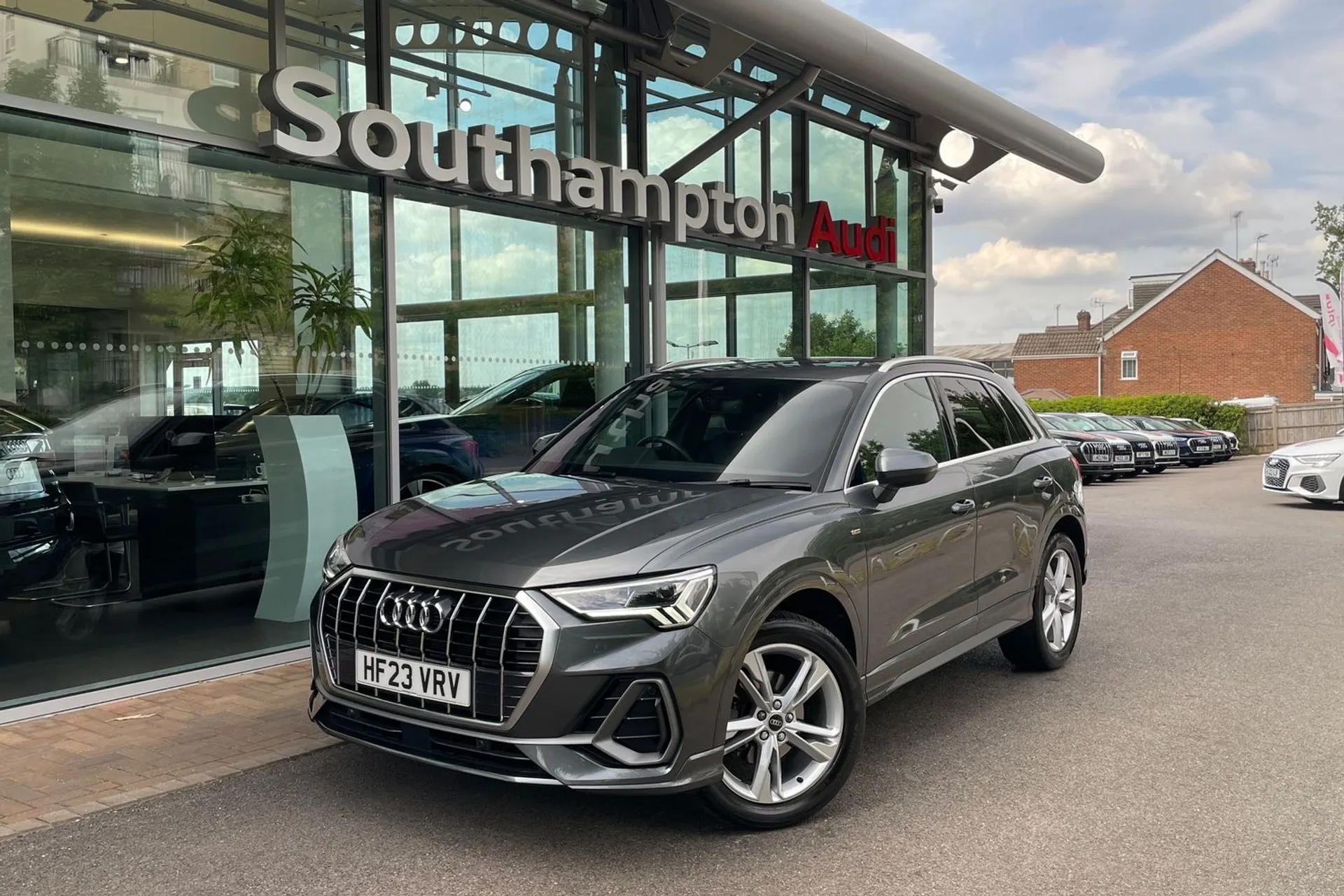 Audi Q3 thumbnail image number 9