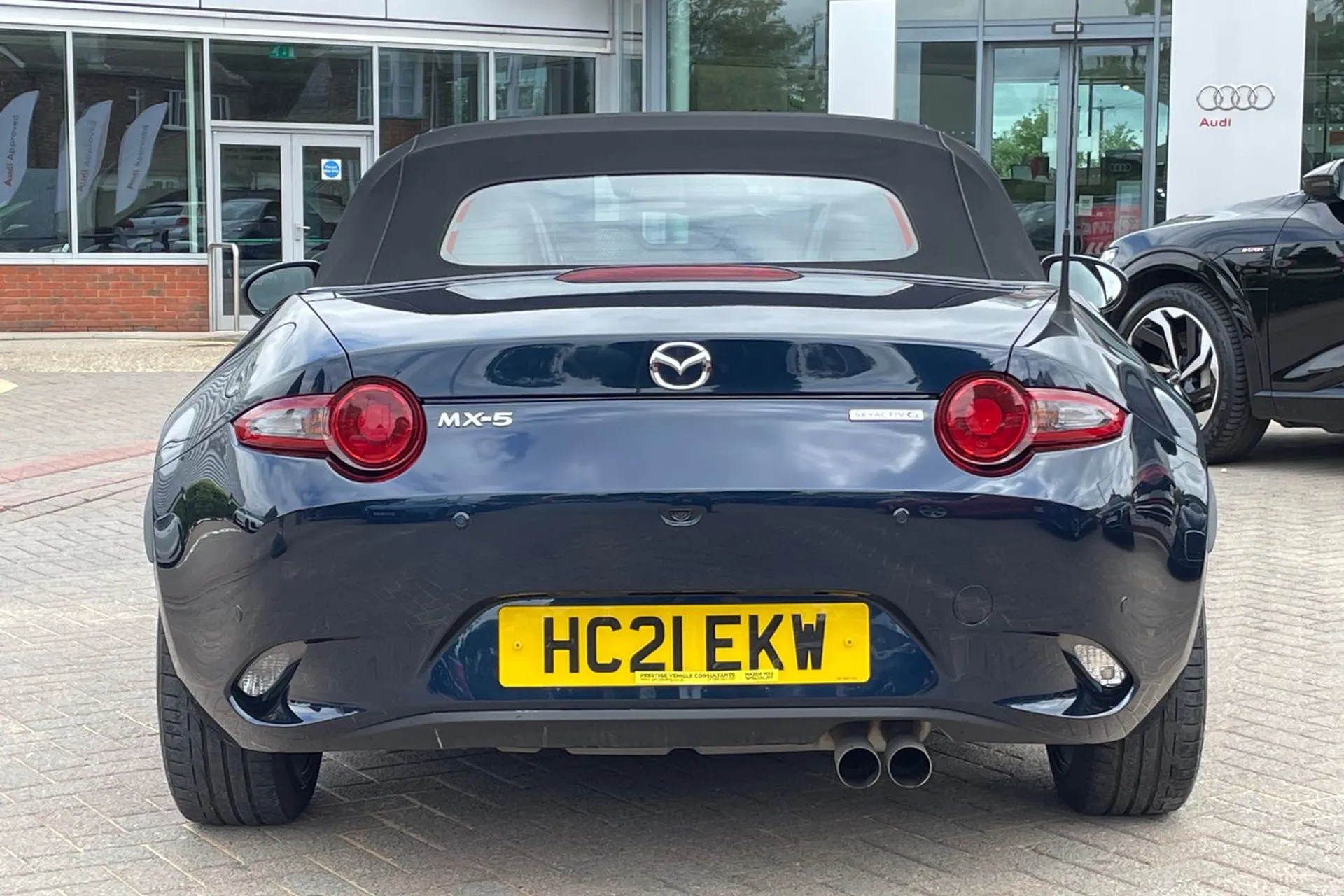 MAZDA MX-5 thumbnail image number 17
