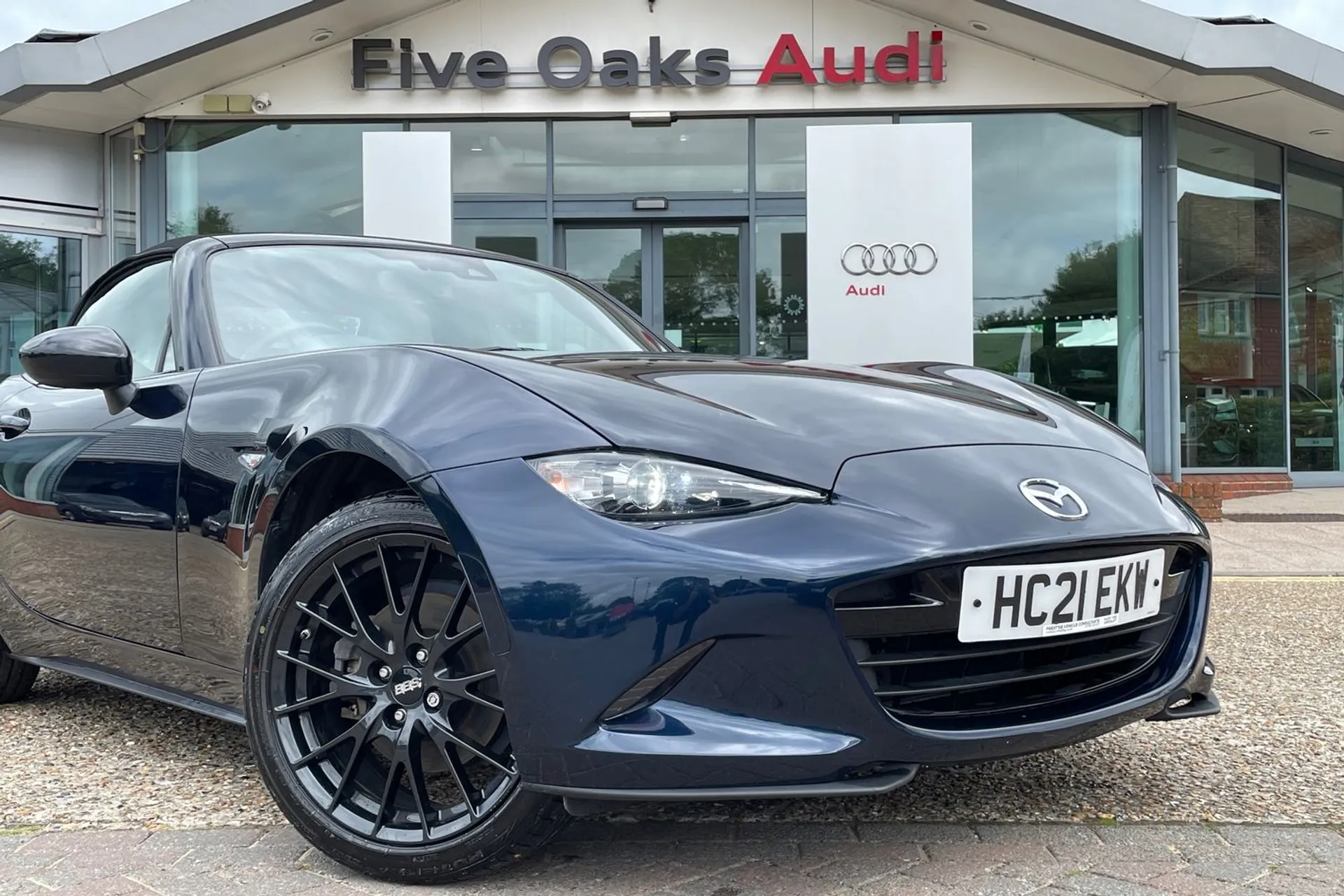 MAZDA MX-5 thumbnail image number 8