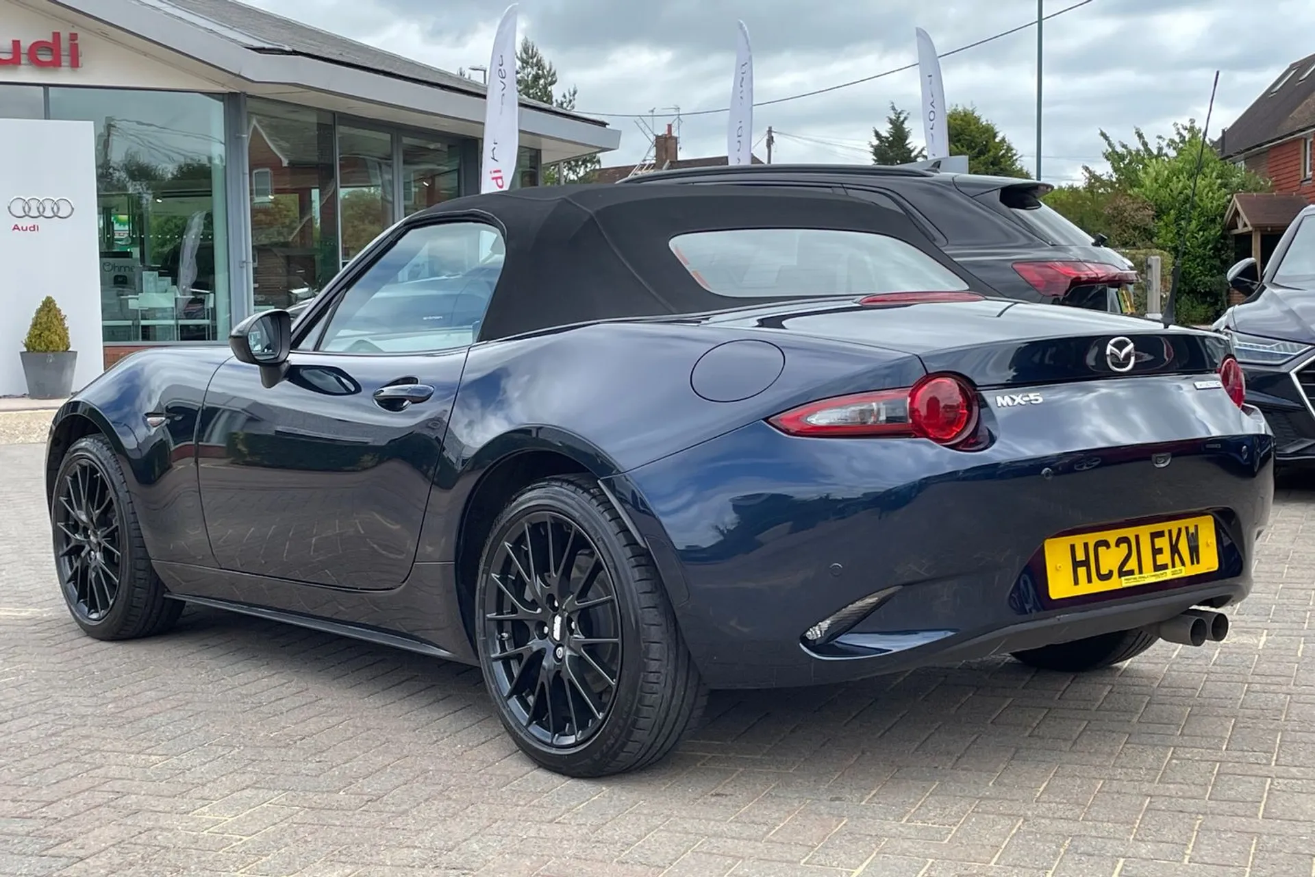 MAZDA MX-5 thumbnail image number 18
