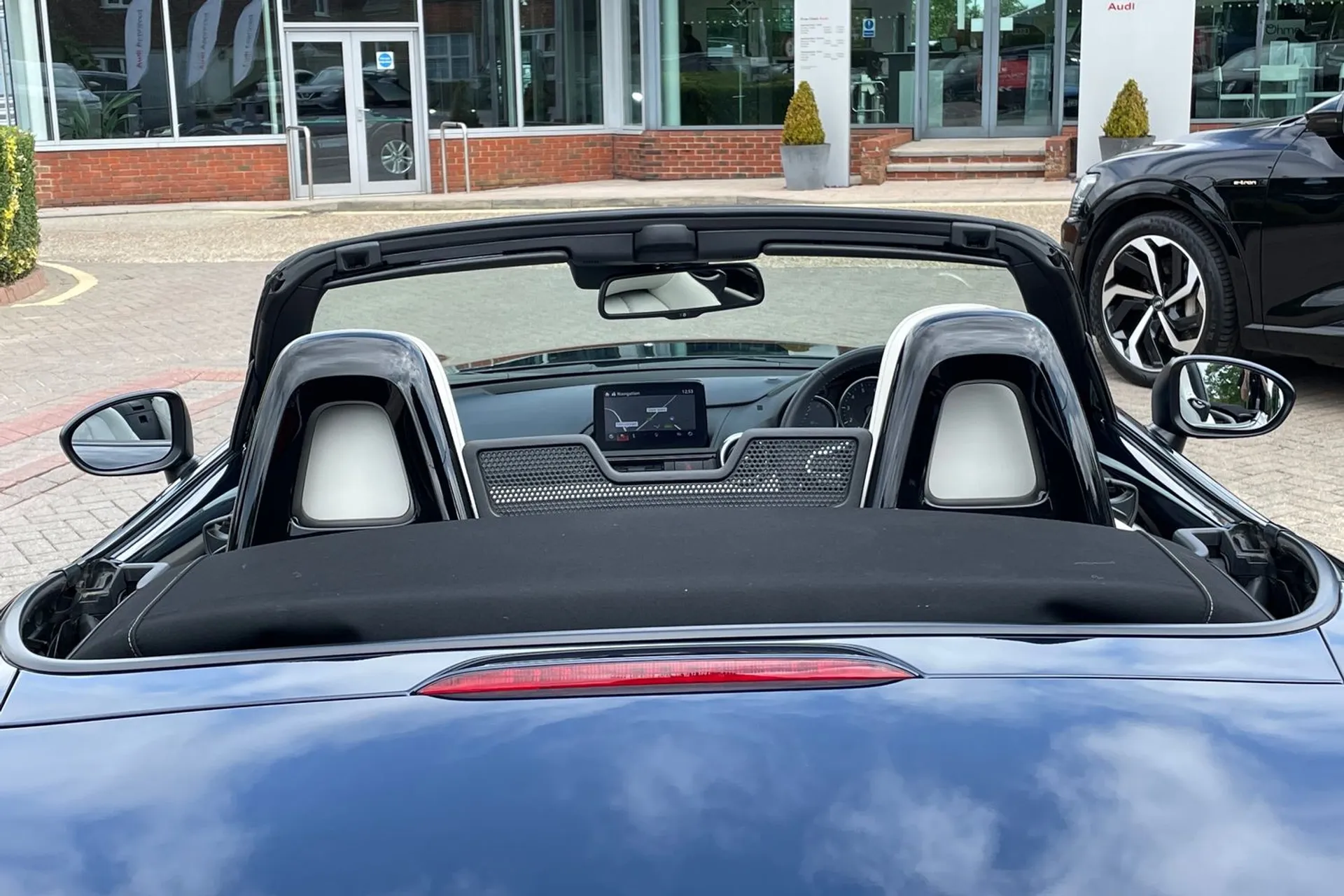 MAZDA MX-5 thumbnail image number 37