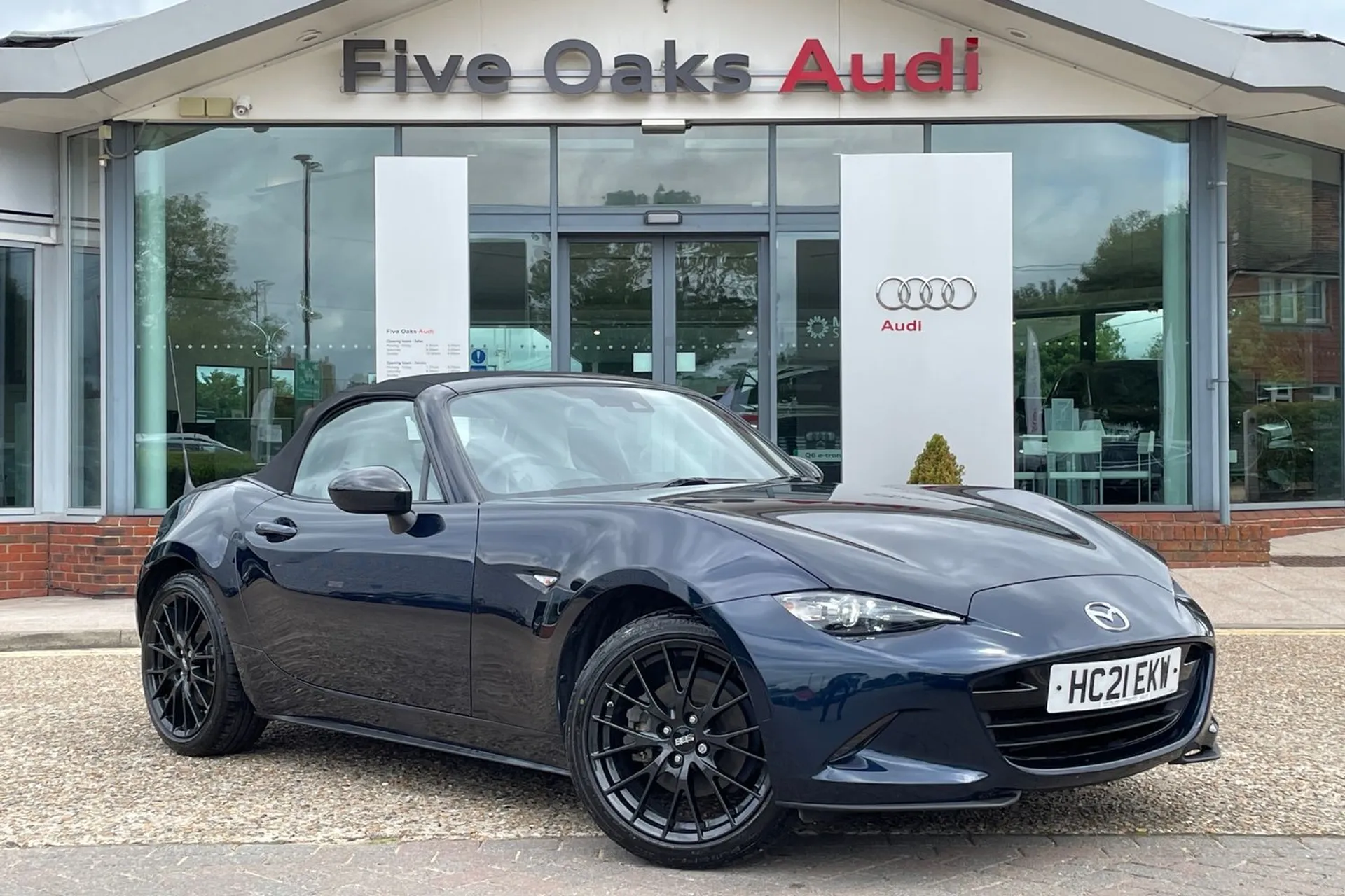 MAZDA MX-5 thumbnail image number 6