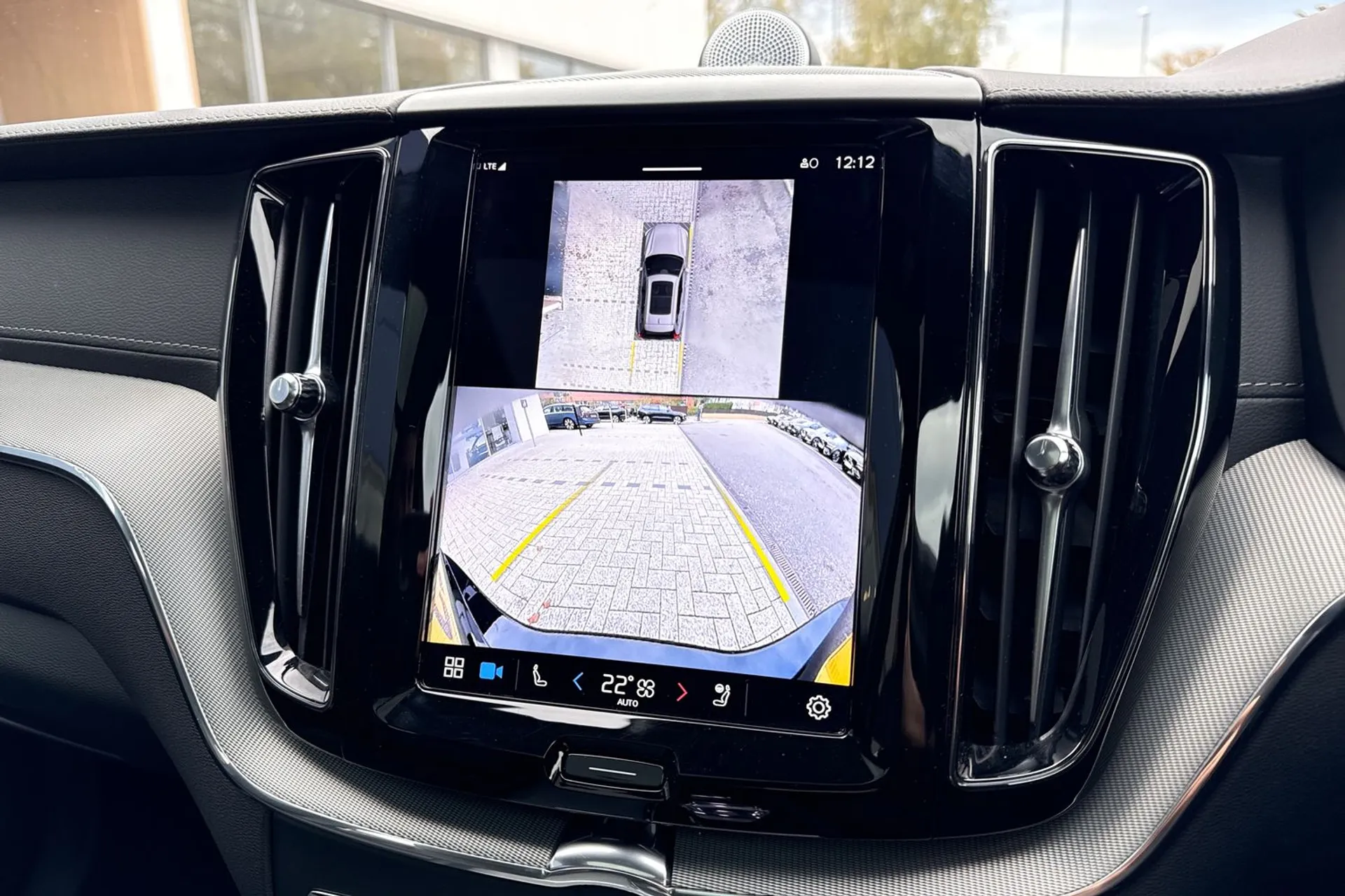 Volvo XC60 thumbnail image number 38