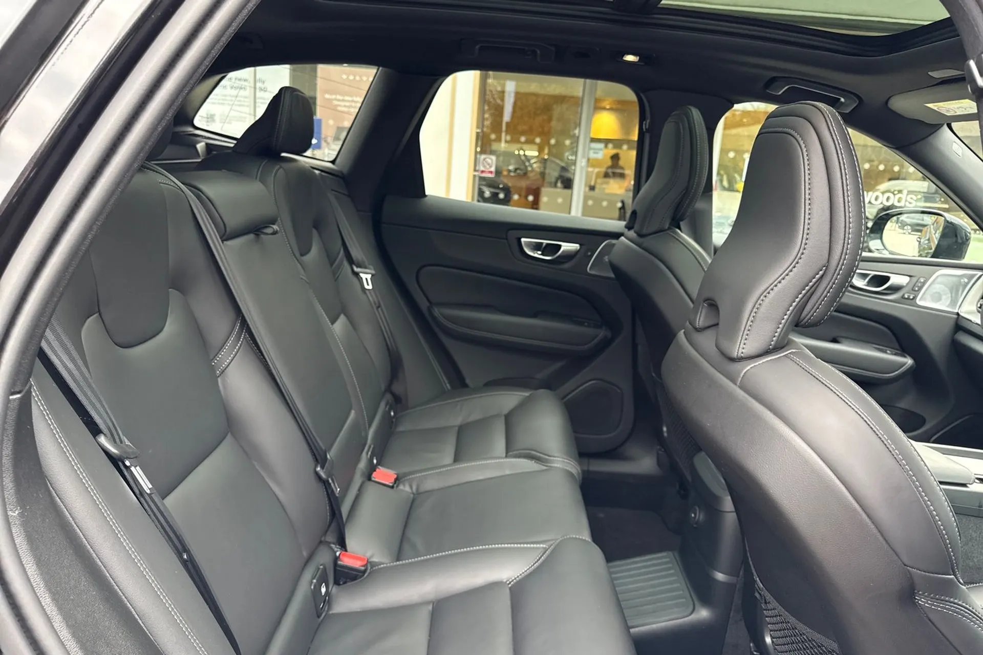 Volvo XC60 thumbnail image number 23