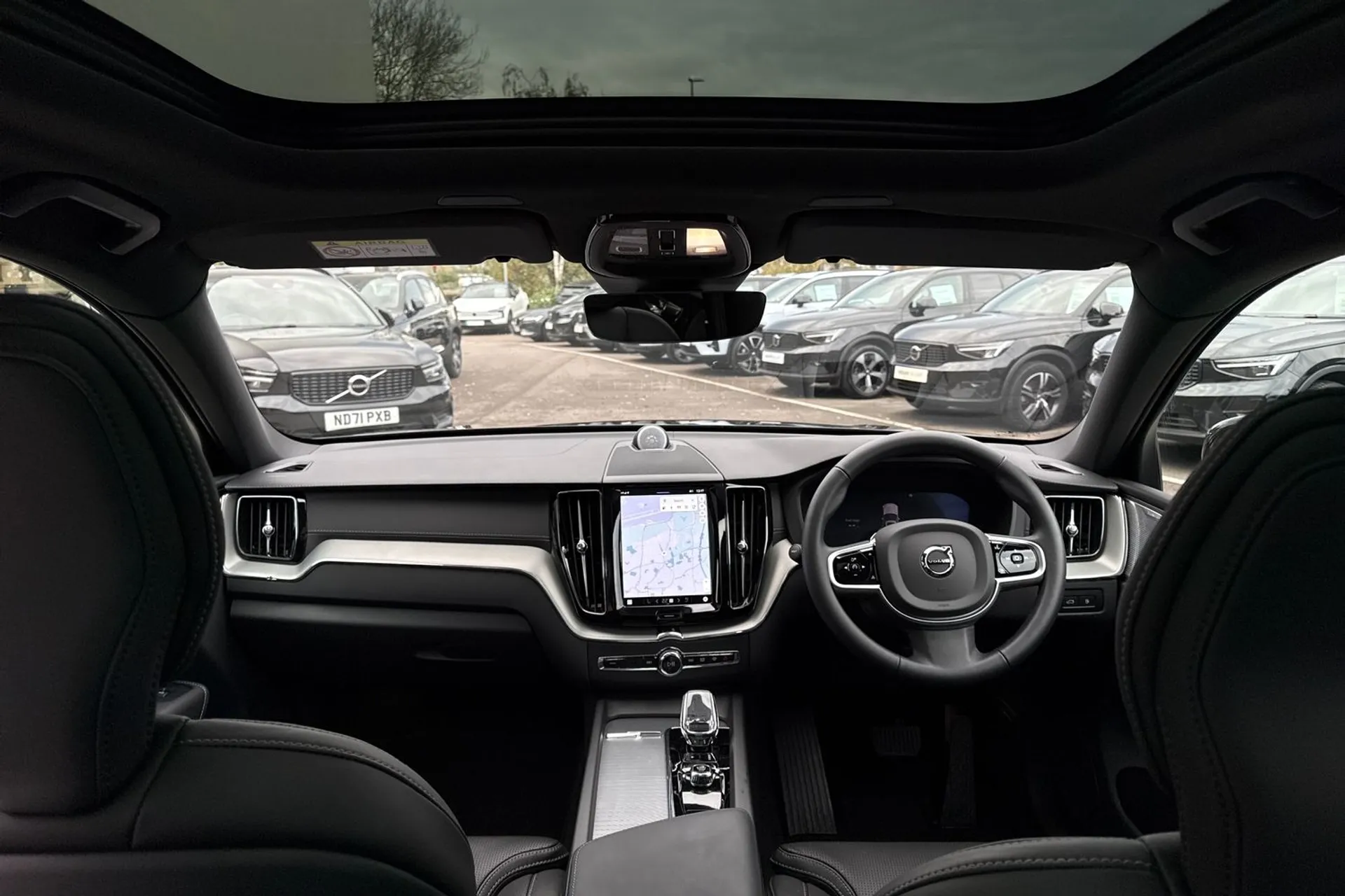 Volvo XC60 thumbnail image number 3