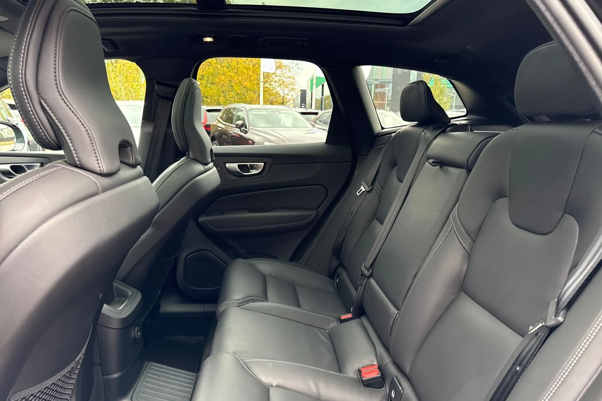 Volvo XC60 thumbnail image number 30