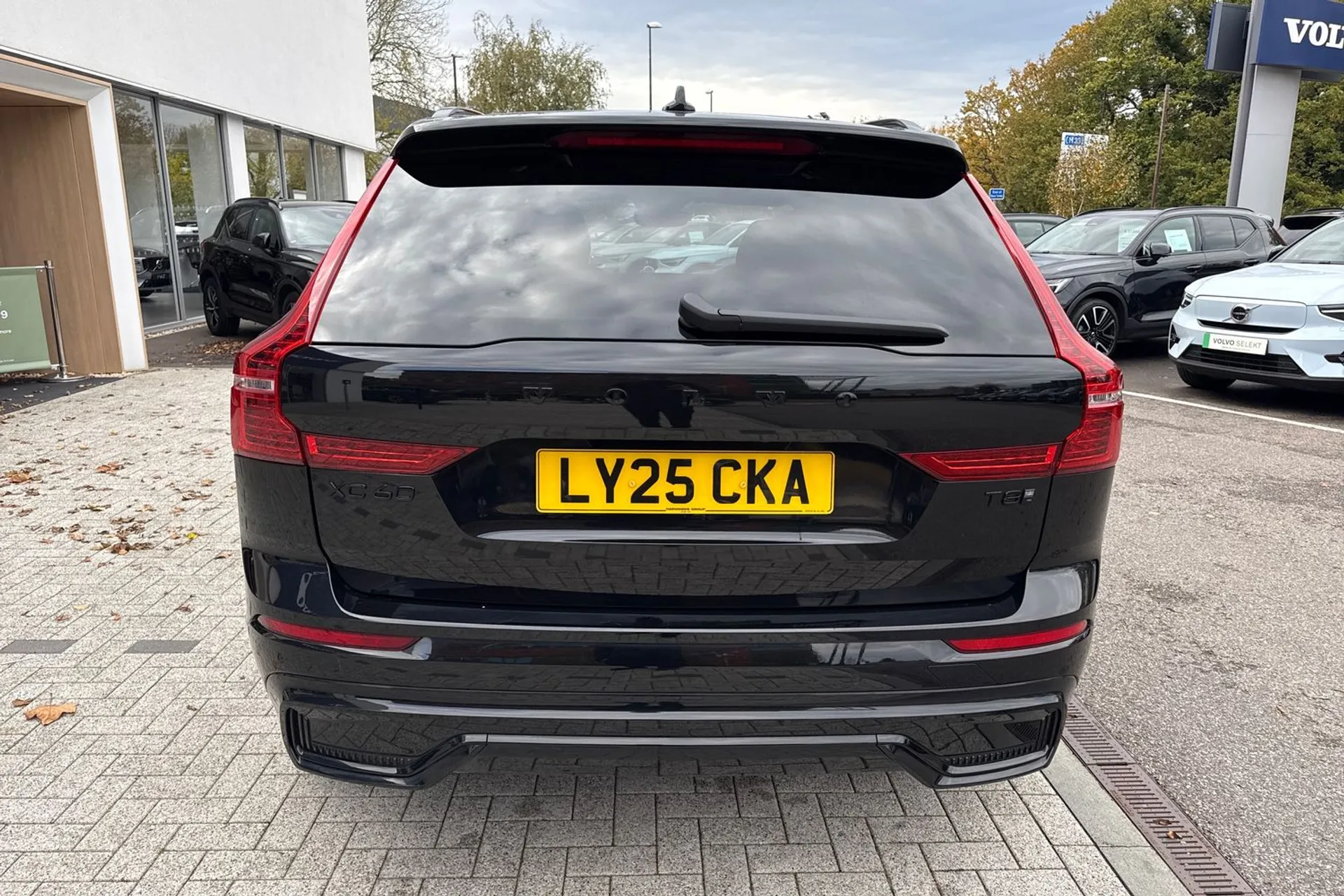 Volvo XC60 thumbnail image number 9