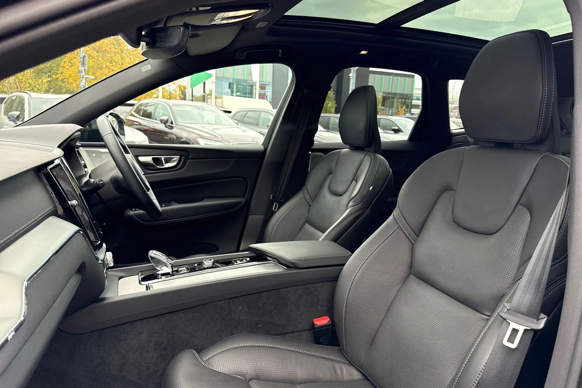 Volvo XC60 thumbnail image number 28