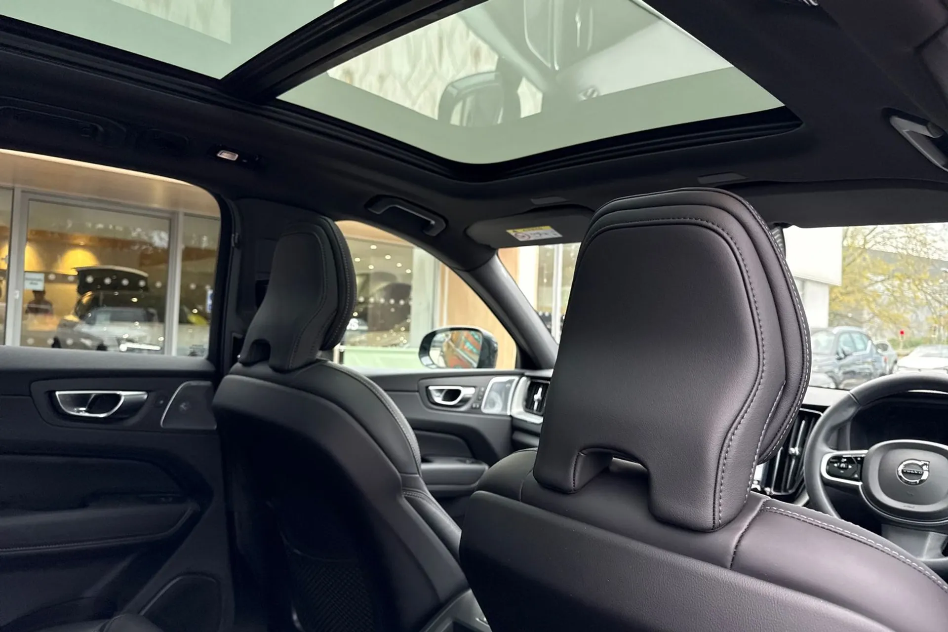 Volvo XC60 thumbnail image number 24