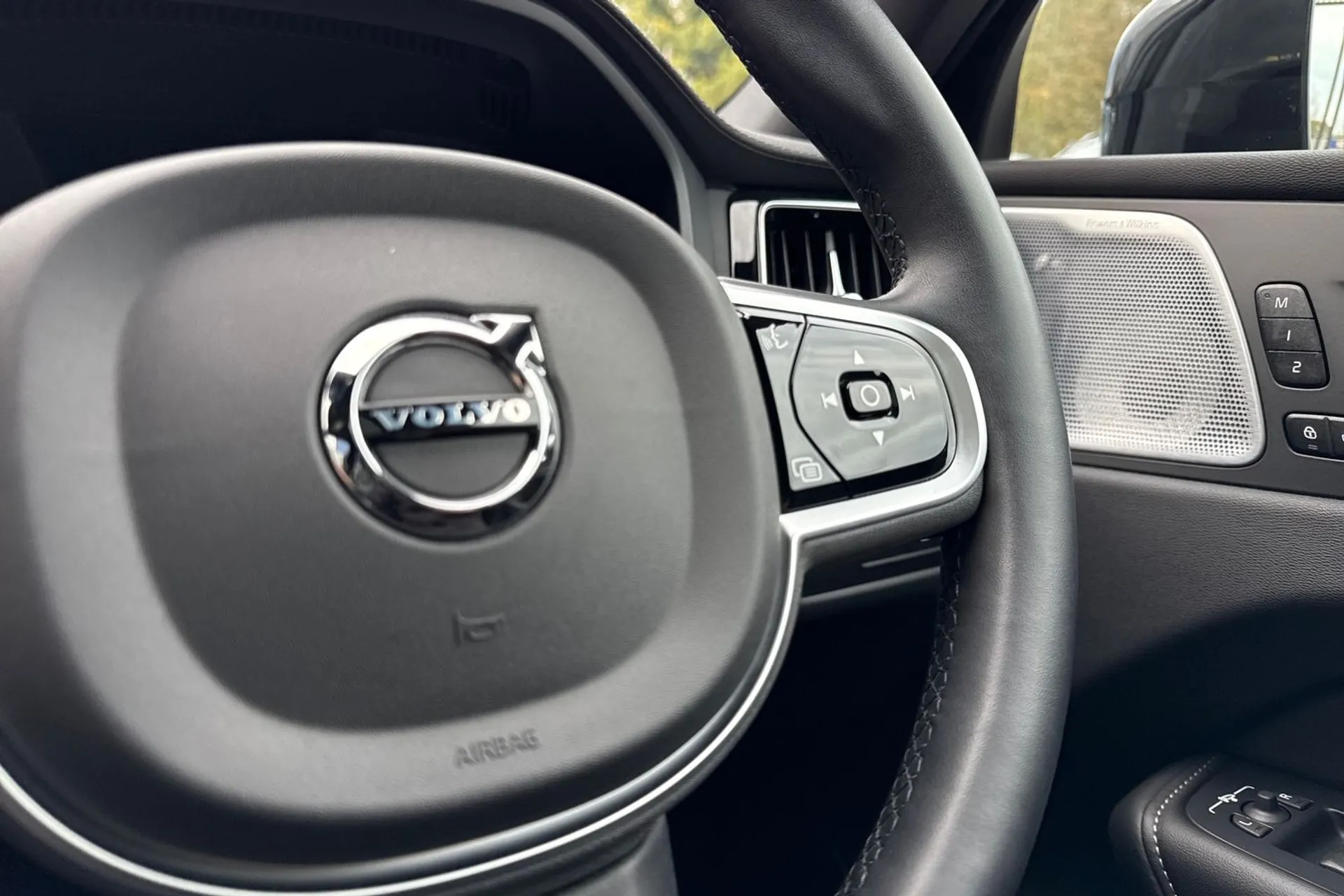 Volvo XC60 thumbnail image number 37