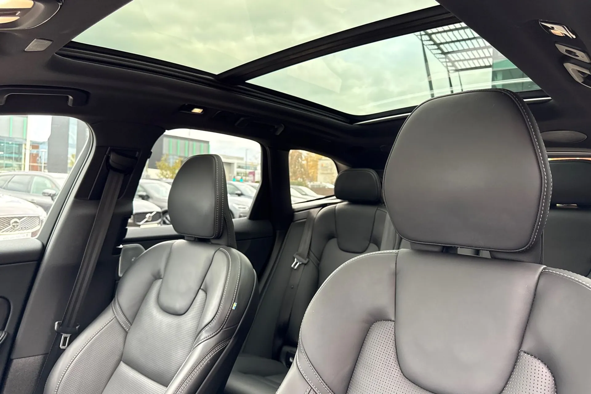 Volvo XC60 thumbnail image number 29