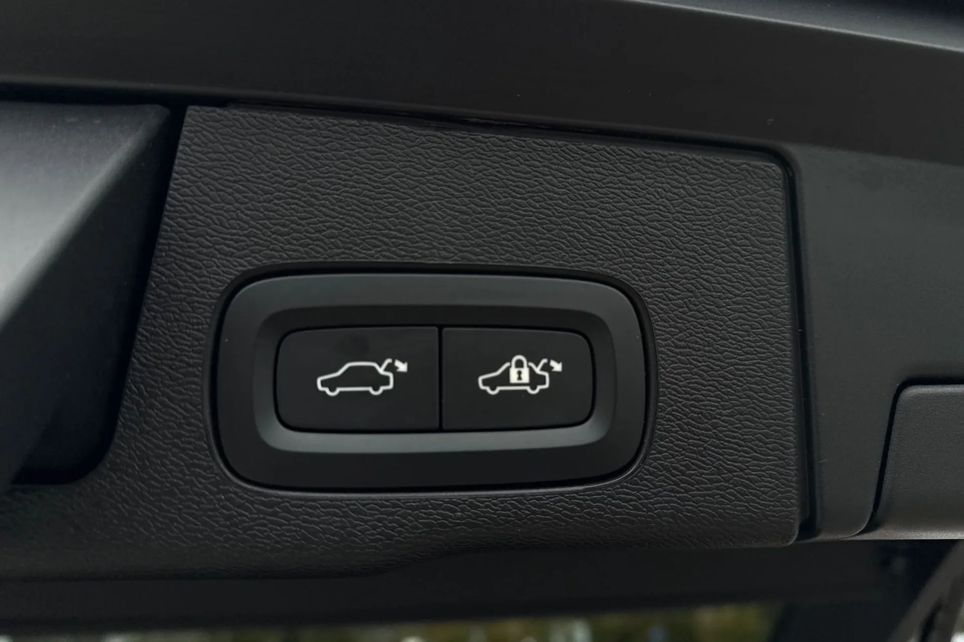 Volvo XC60 thumbnail image number 21