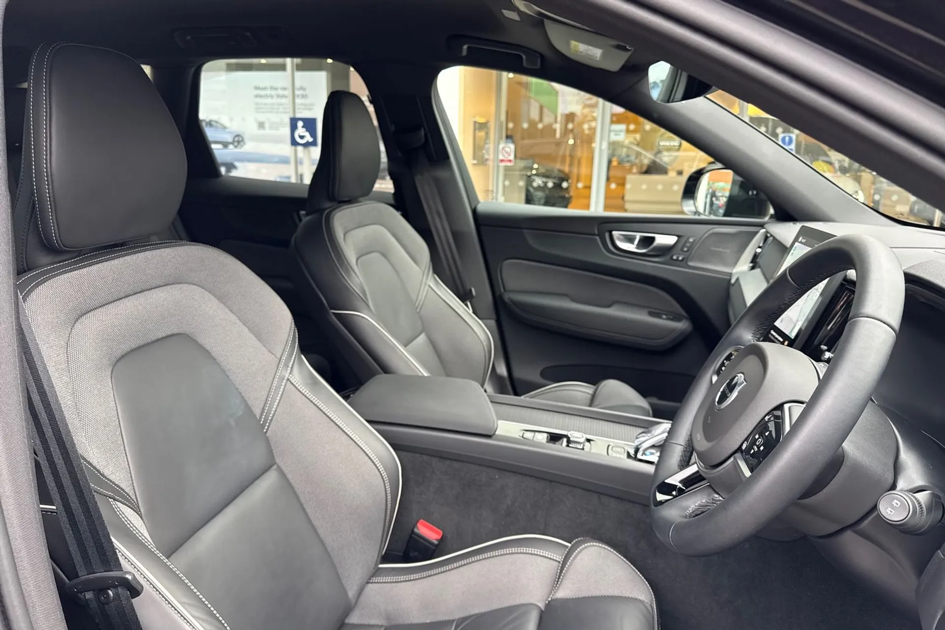 Volvo XC60 thumbnail image number 26