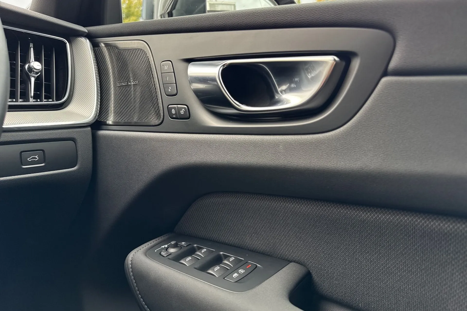 Volvo XC60 thumbnail image number 43