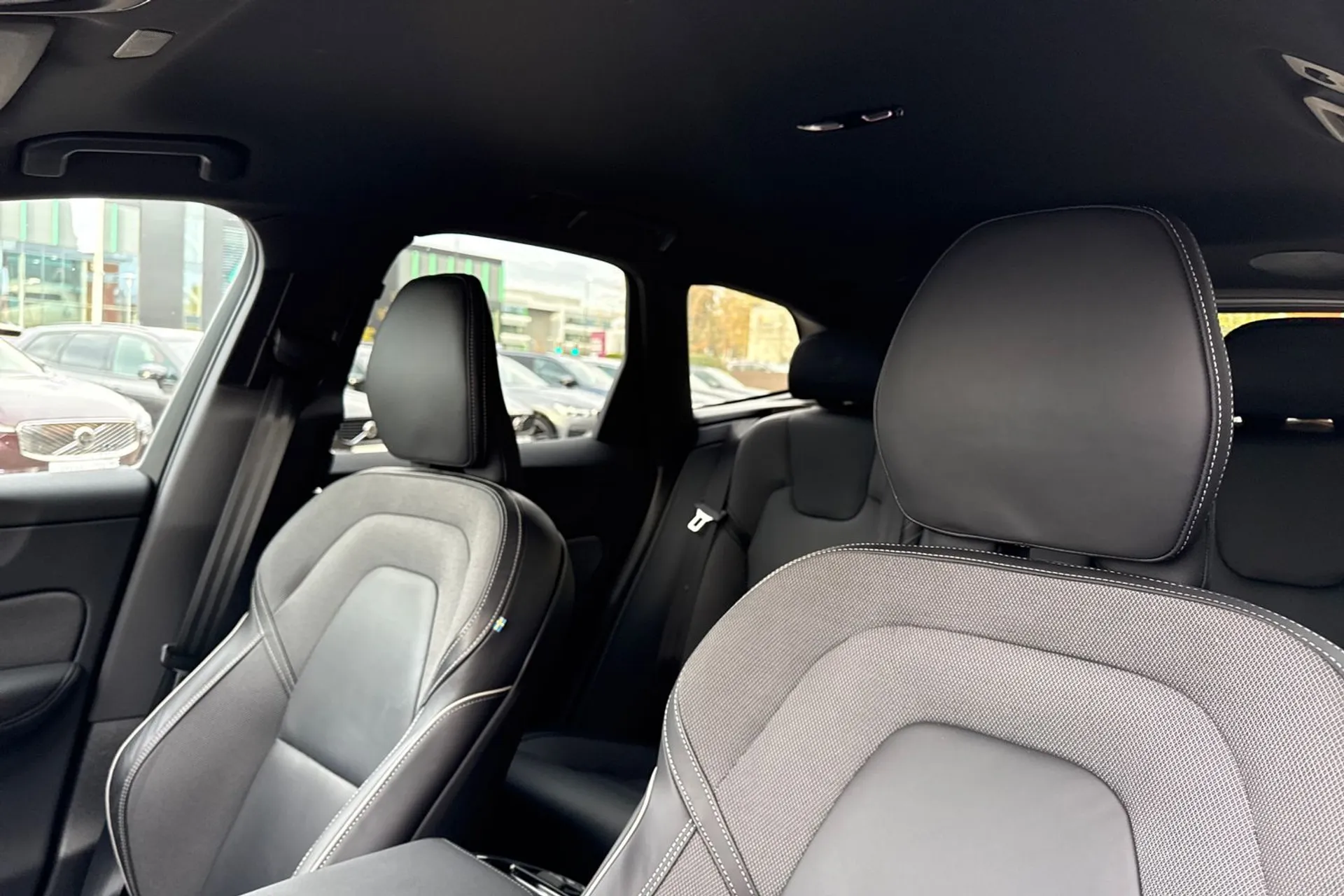 Volvo XC60 thumbnail image number 29