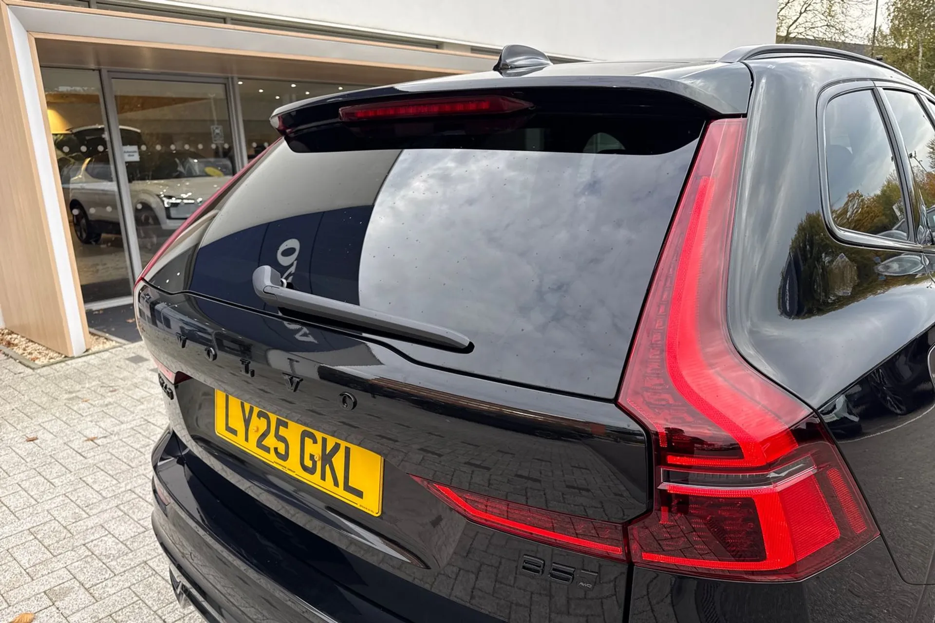 Volvo XC60 thumbnail image number 16