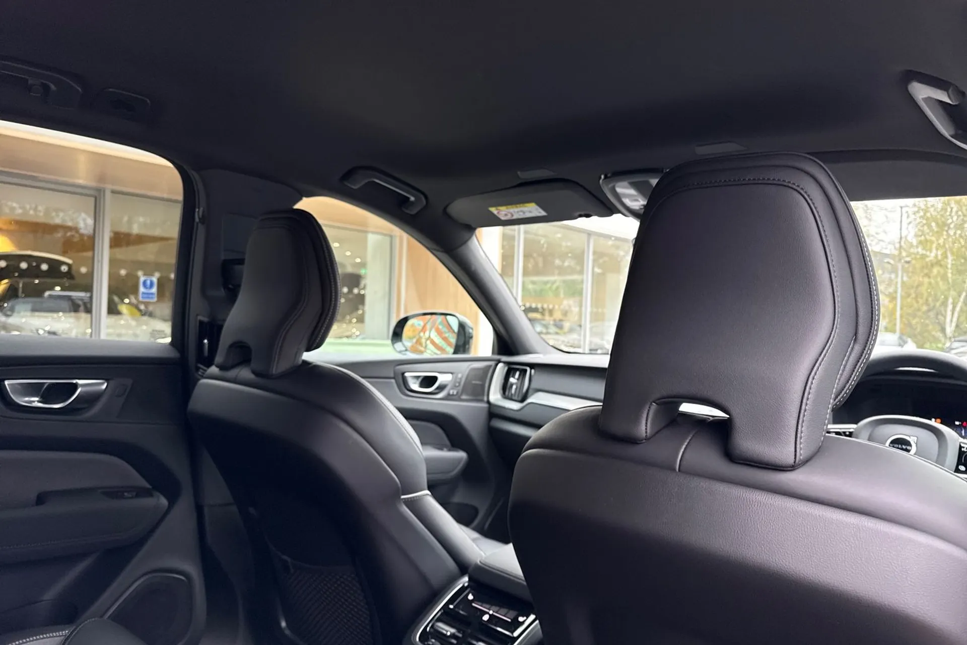 Volvo XC60 thumbnail image number 24