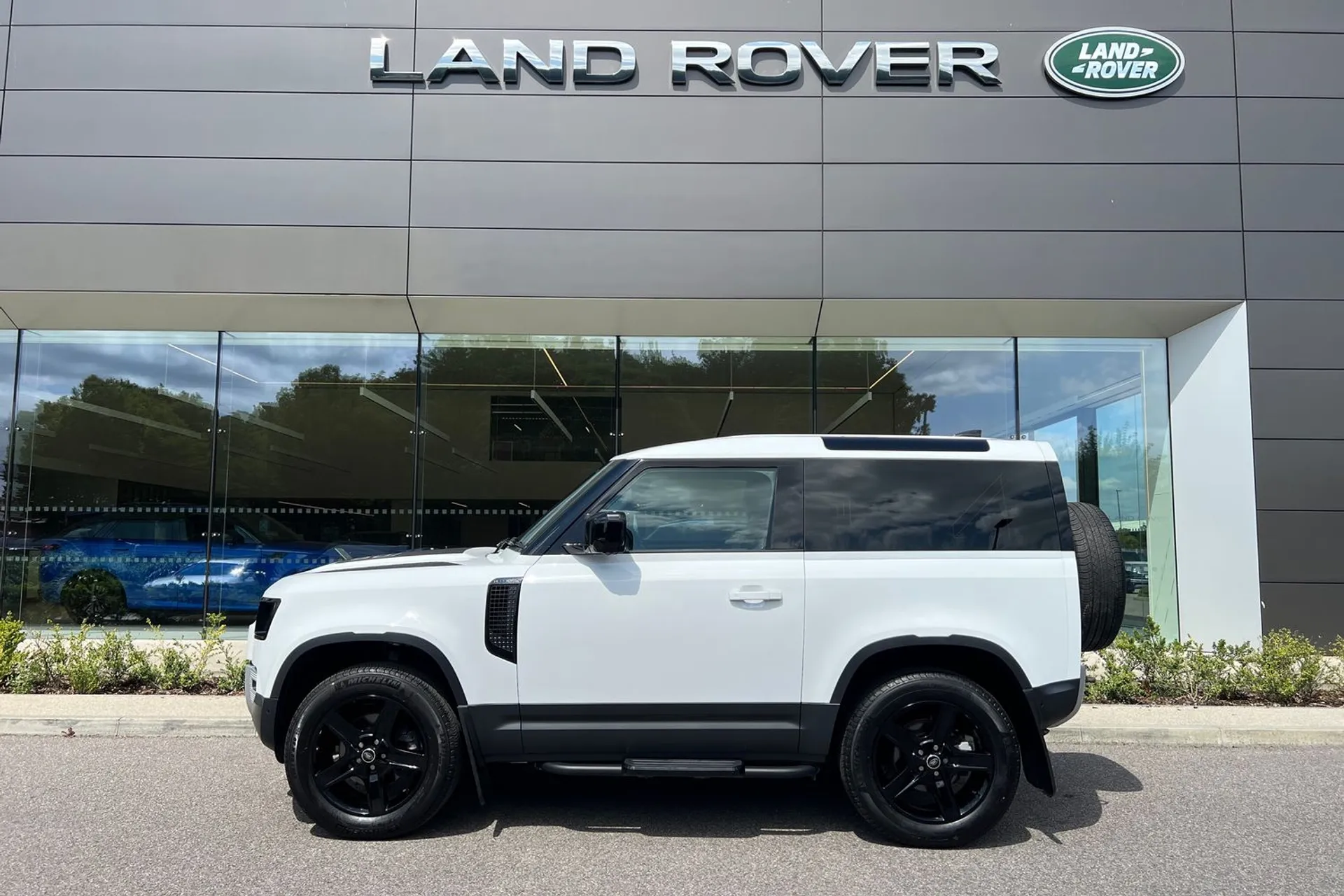 LAND ROVER DEFENDER thumbnail image number 8