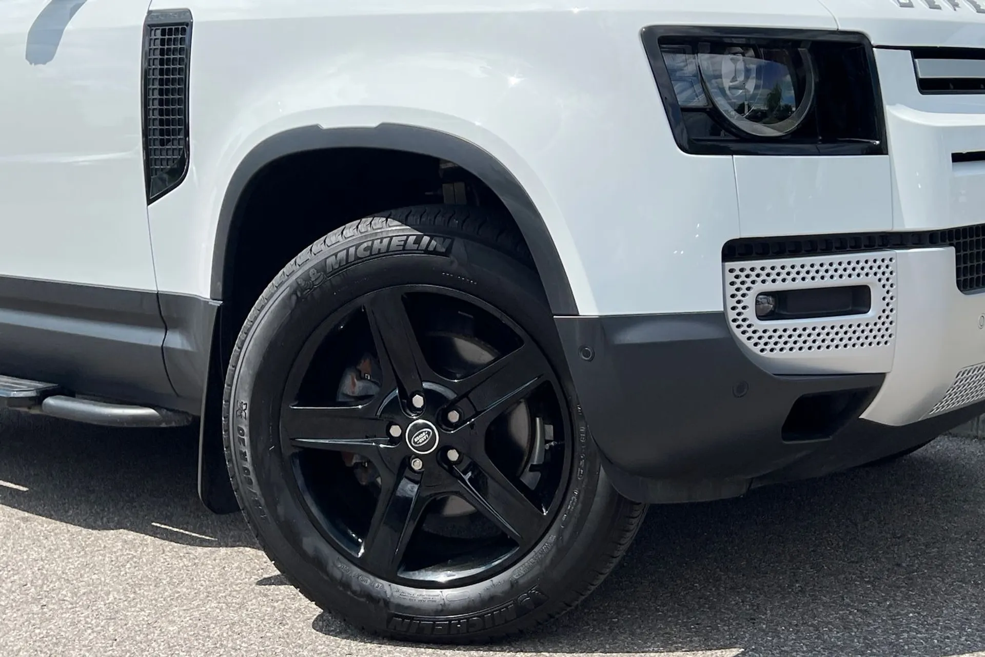 LAND ROVER DEFENDER thumbnail image number 9