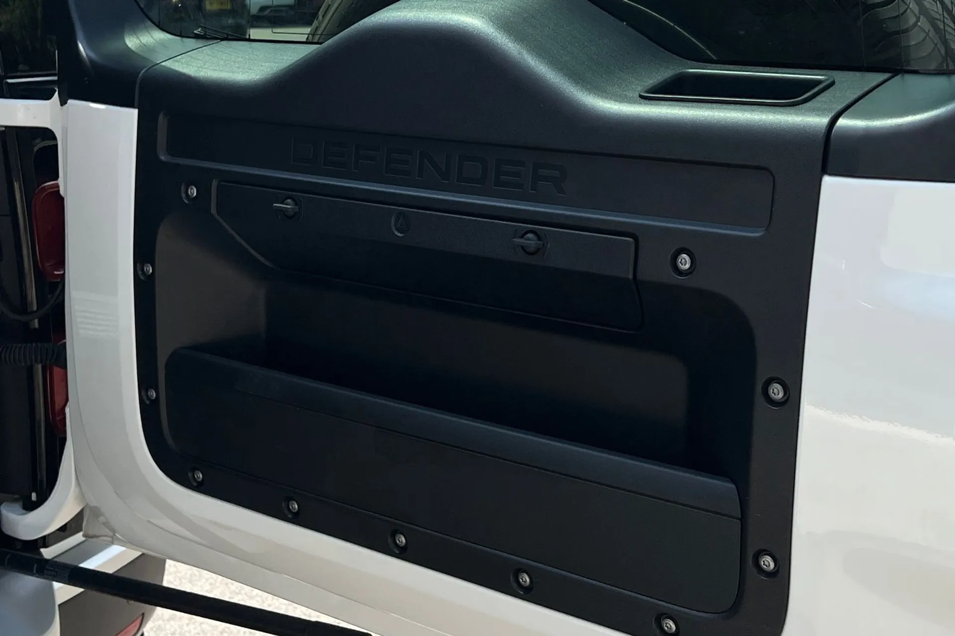 LAND ROVER DEFENDER thumbnail image number 33