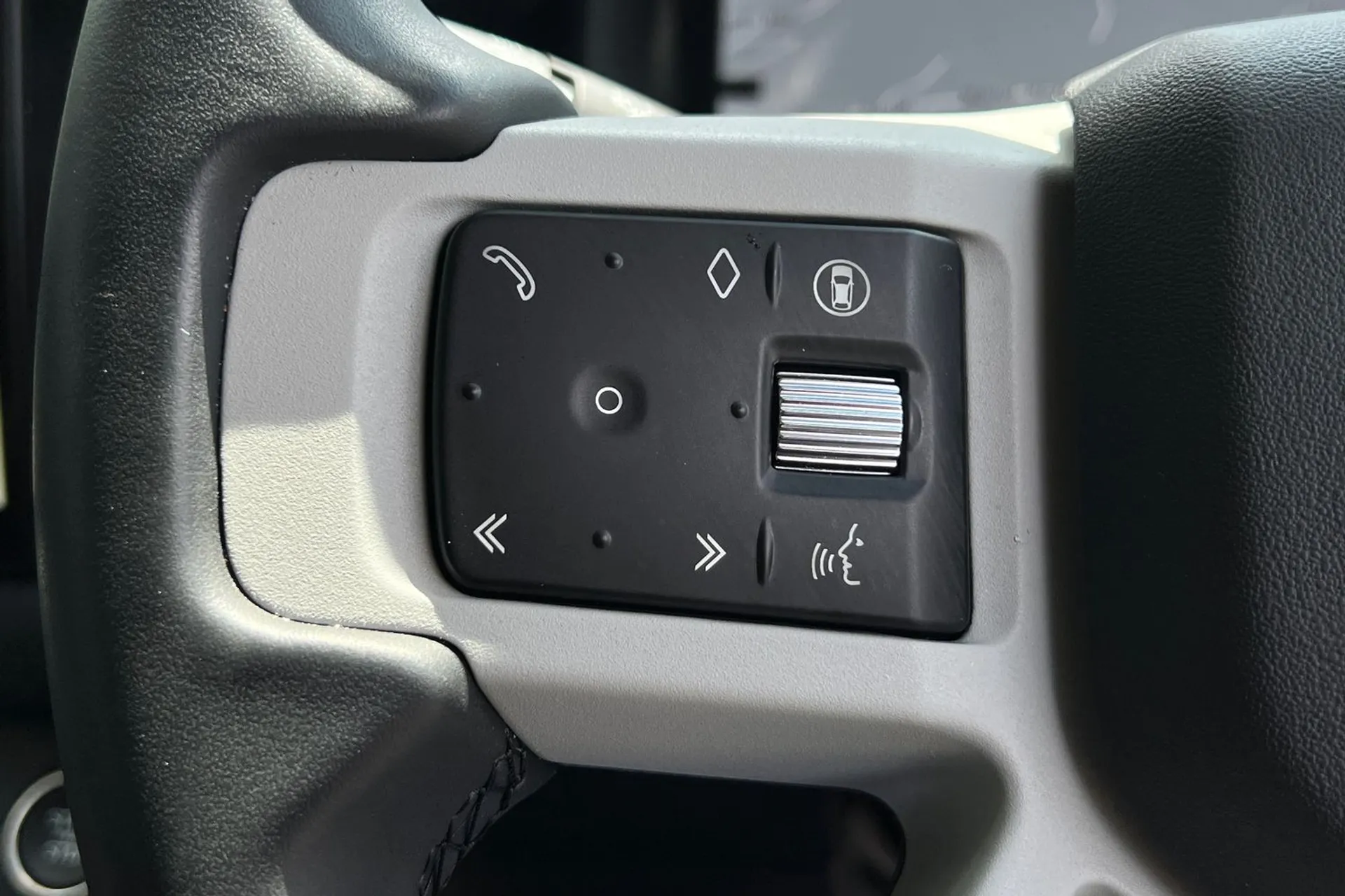 LAND ROVER DEFENDER thumbnail image number 49