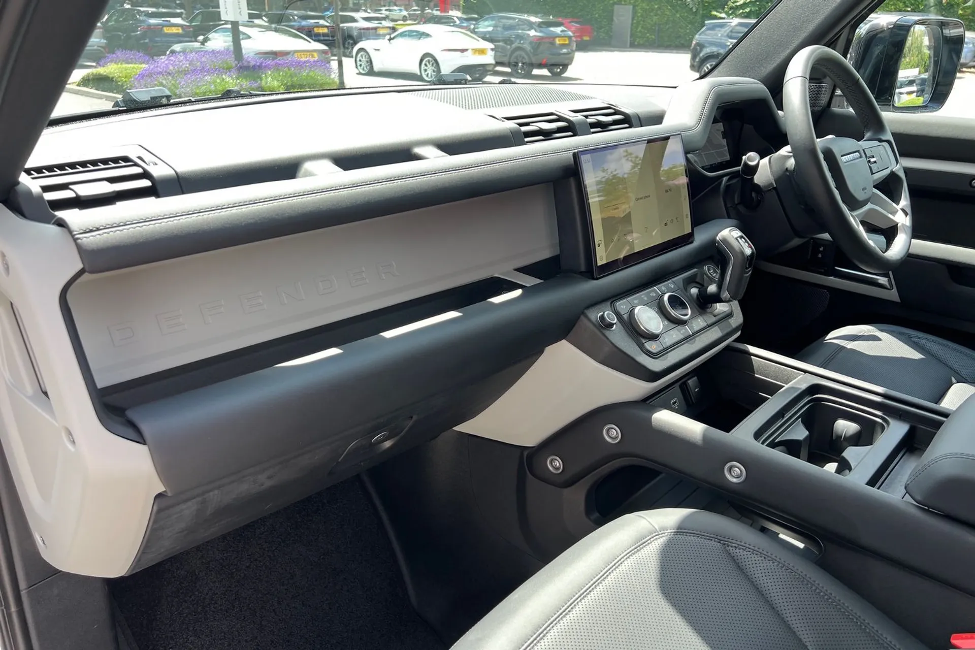 LAND ROVER DEFENDER thumbnail image number 46