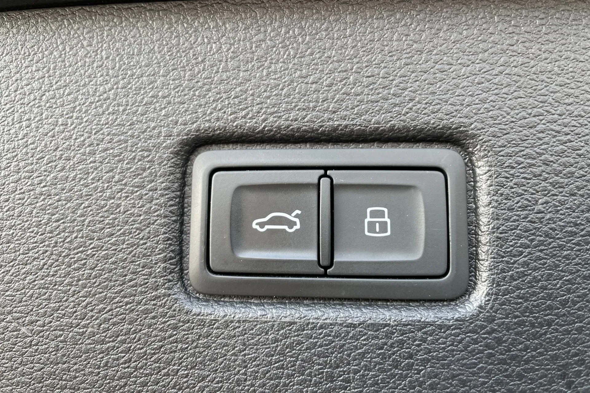 Audi Q7 thumbnail image number 18
