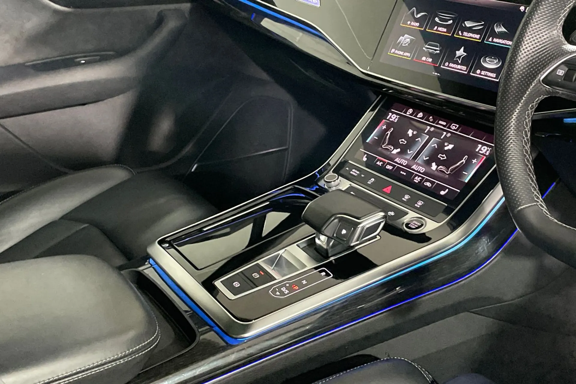 Audi Q7 thumbnail image number 28