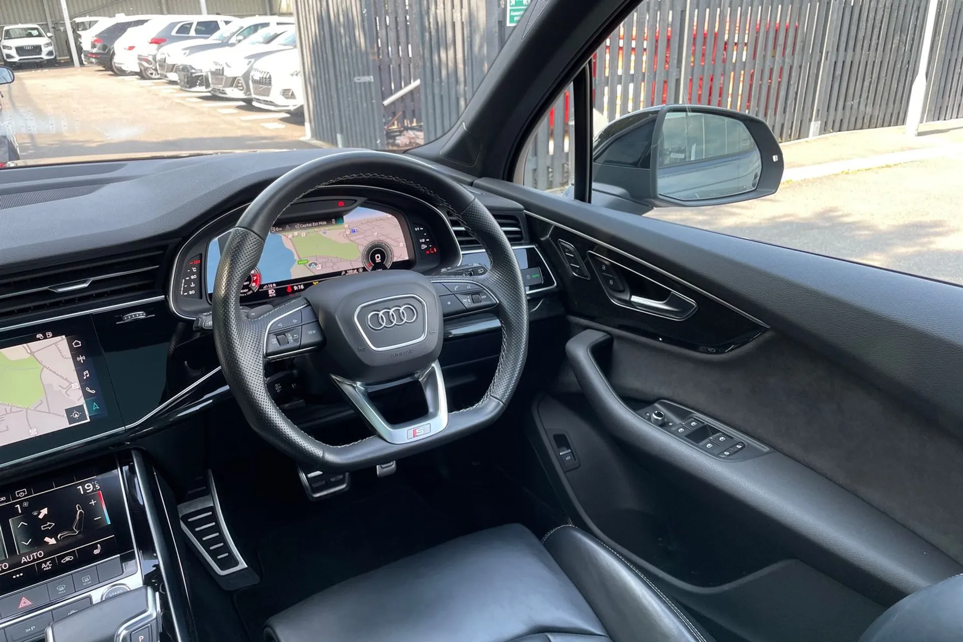 Audi Q7 thumbnail image number 35