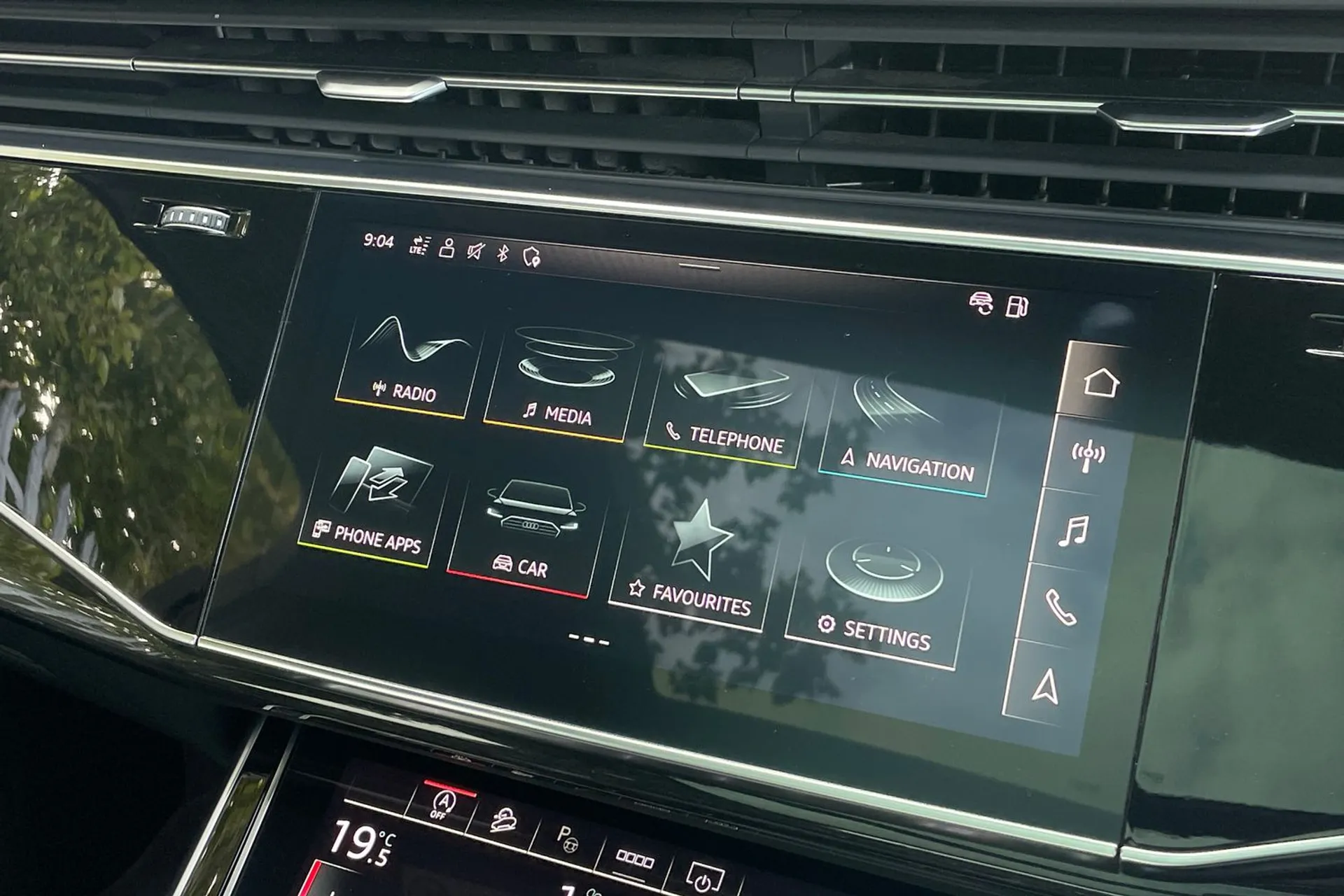 Audi Q7 thumbnail image number 22