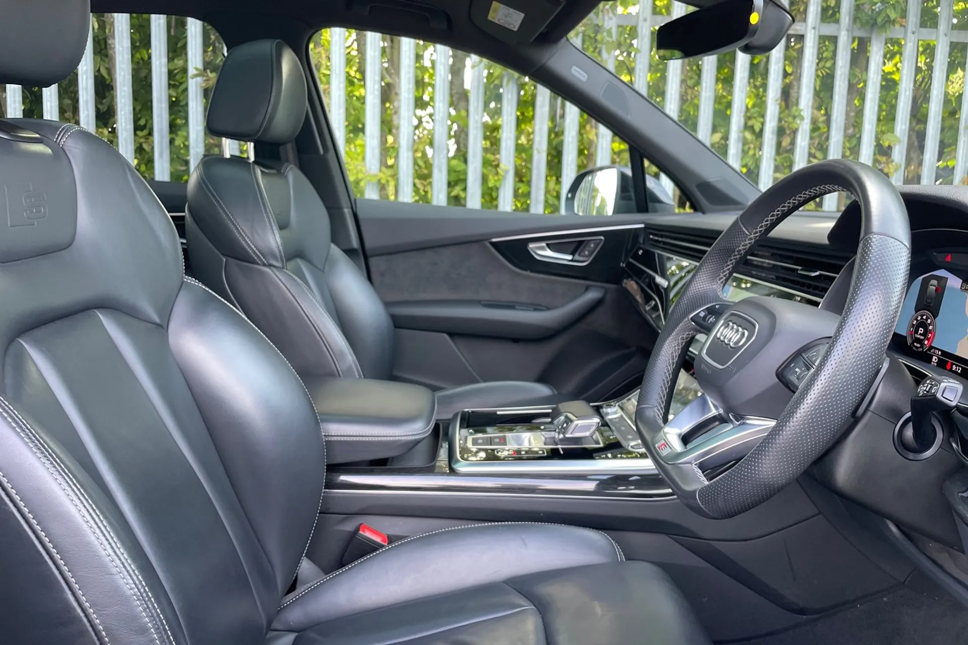Audi Q7 thumbnail image number 23