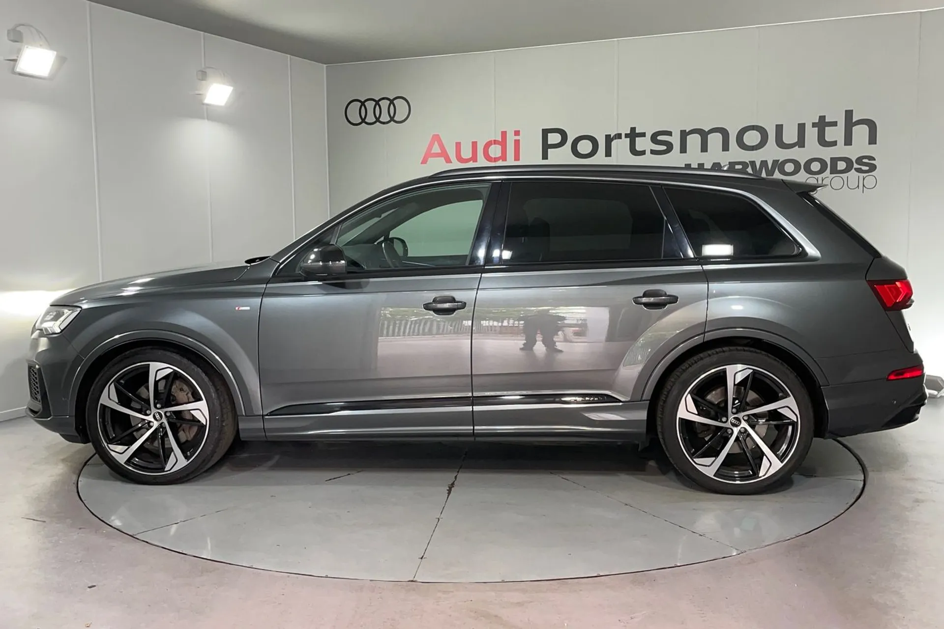 Audi Q7 thumbnail image number 11