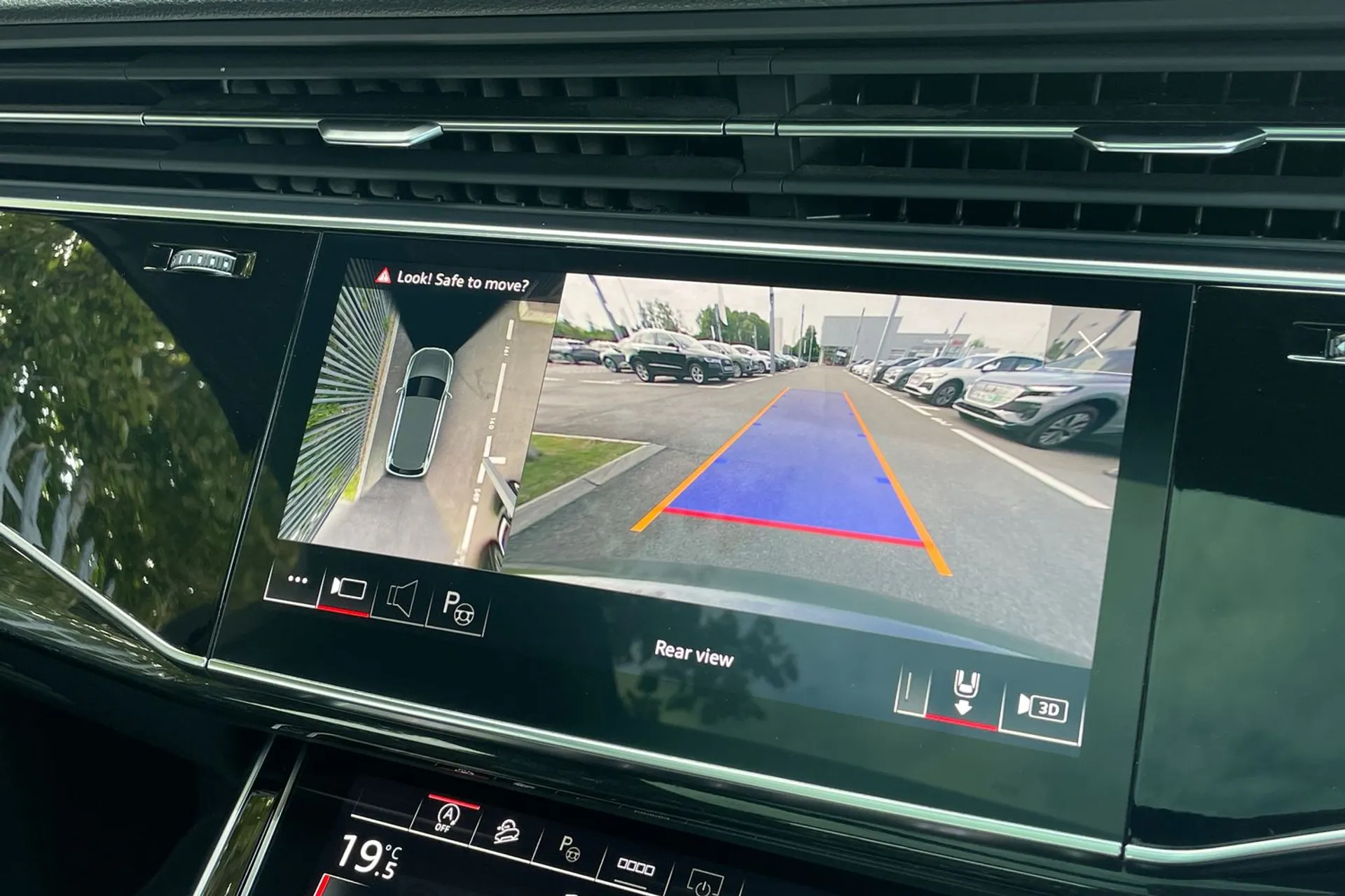 Audi Q7 thumbnail image number 30