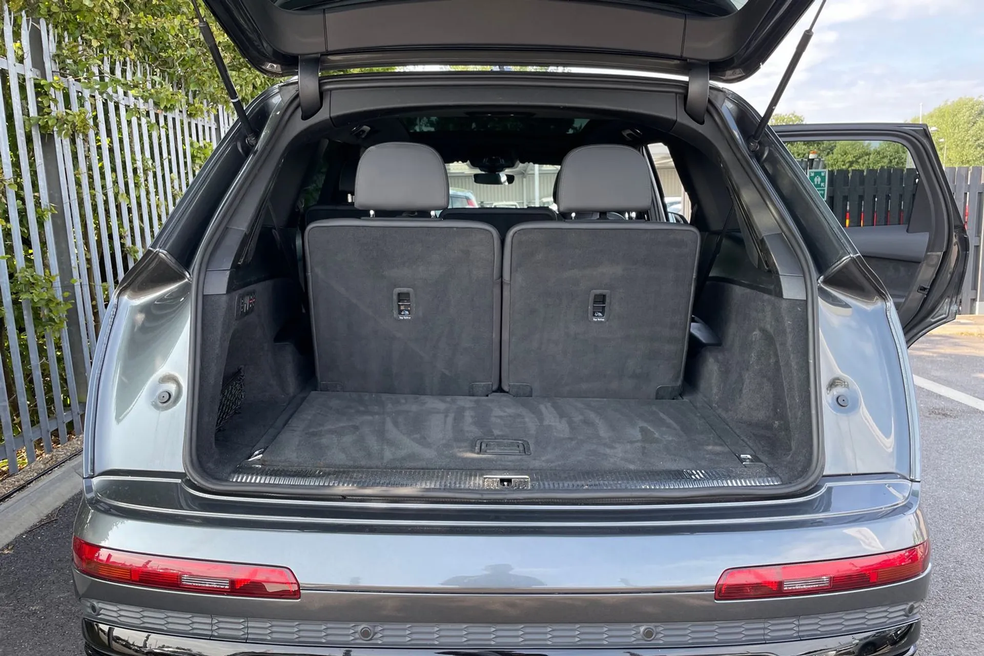 Audi Q7 thumbnail image number 52