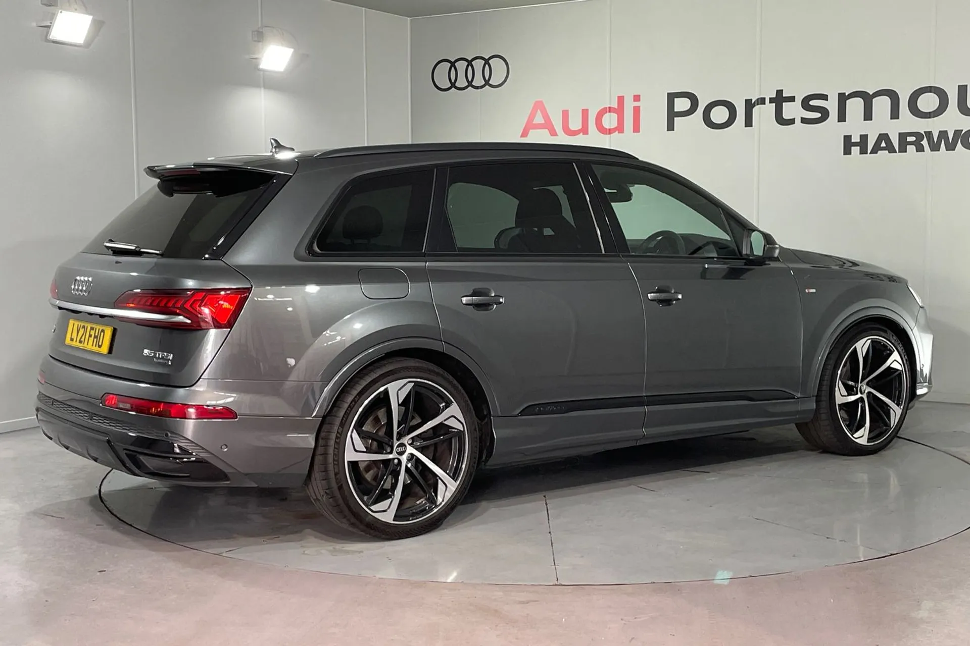 Audi Q7 thumbnail image number 10