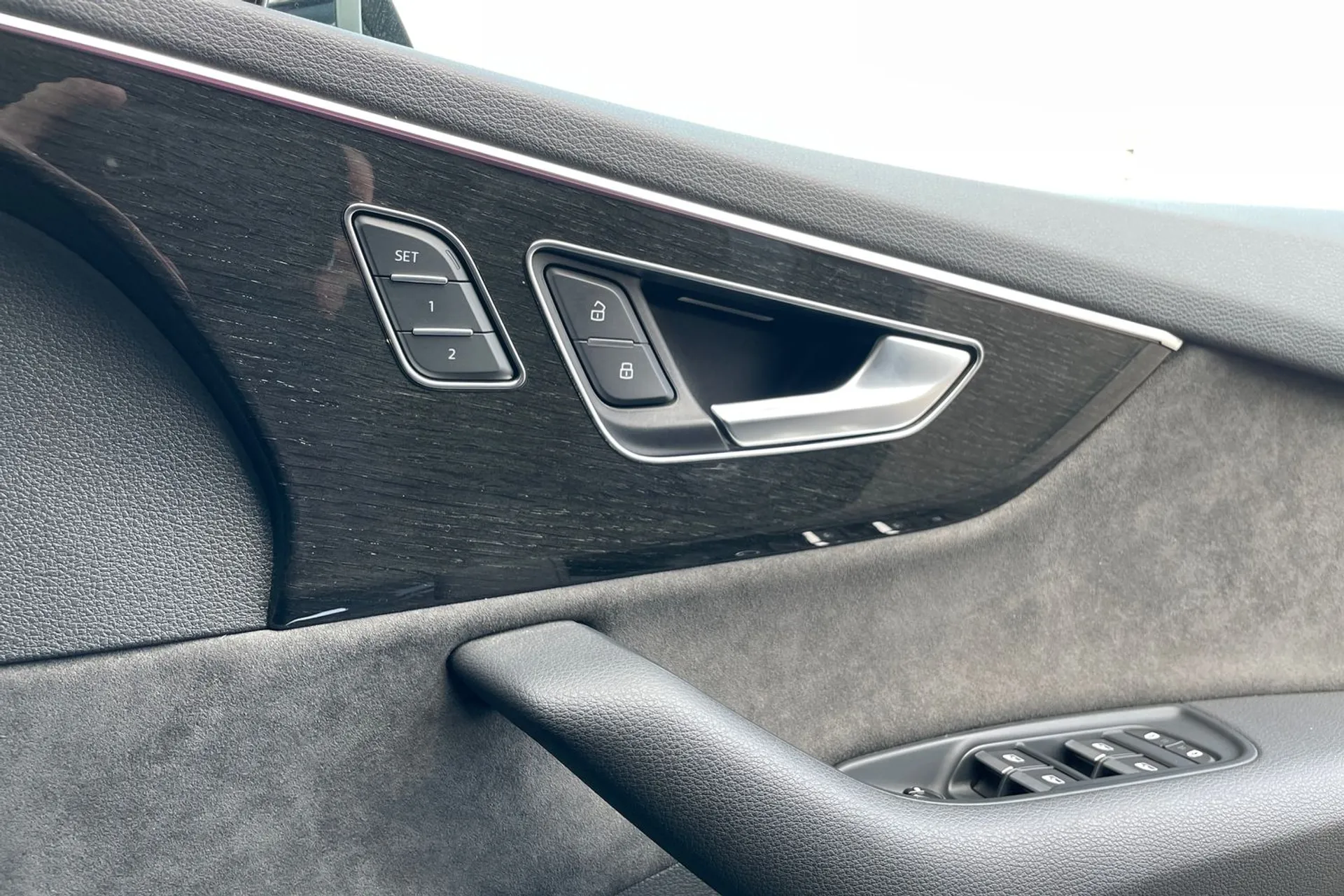 Audi Q7 thumbnail image number 42