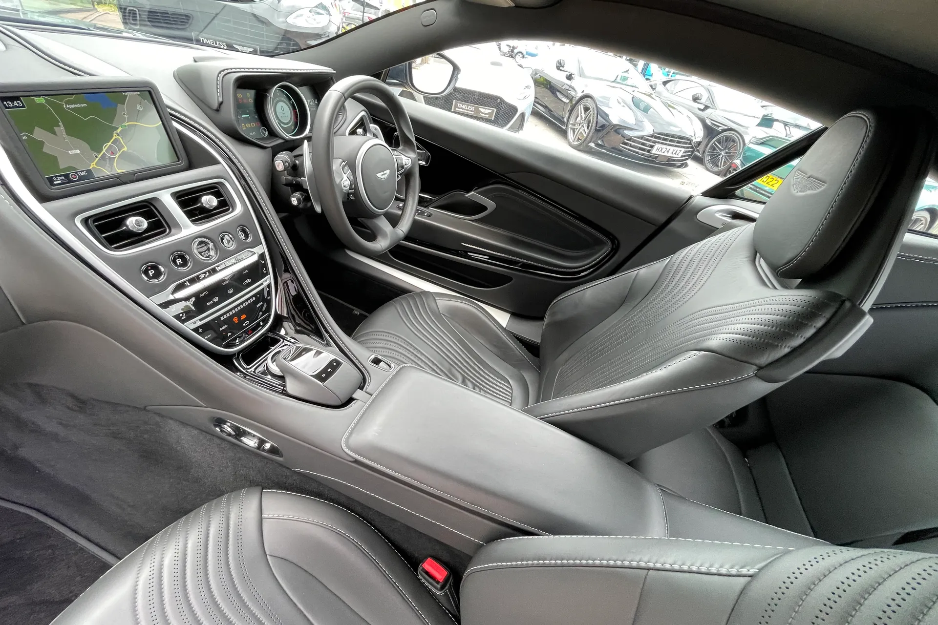 Aston Martin DB11 thumbnail image number 22