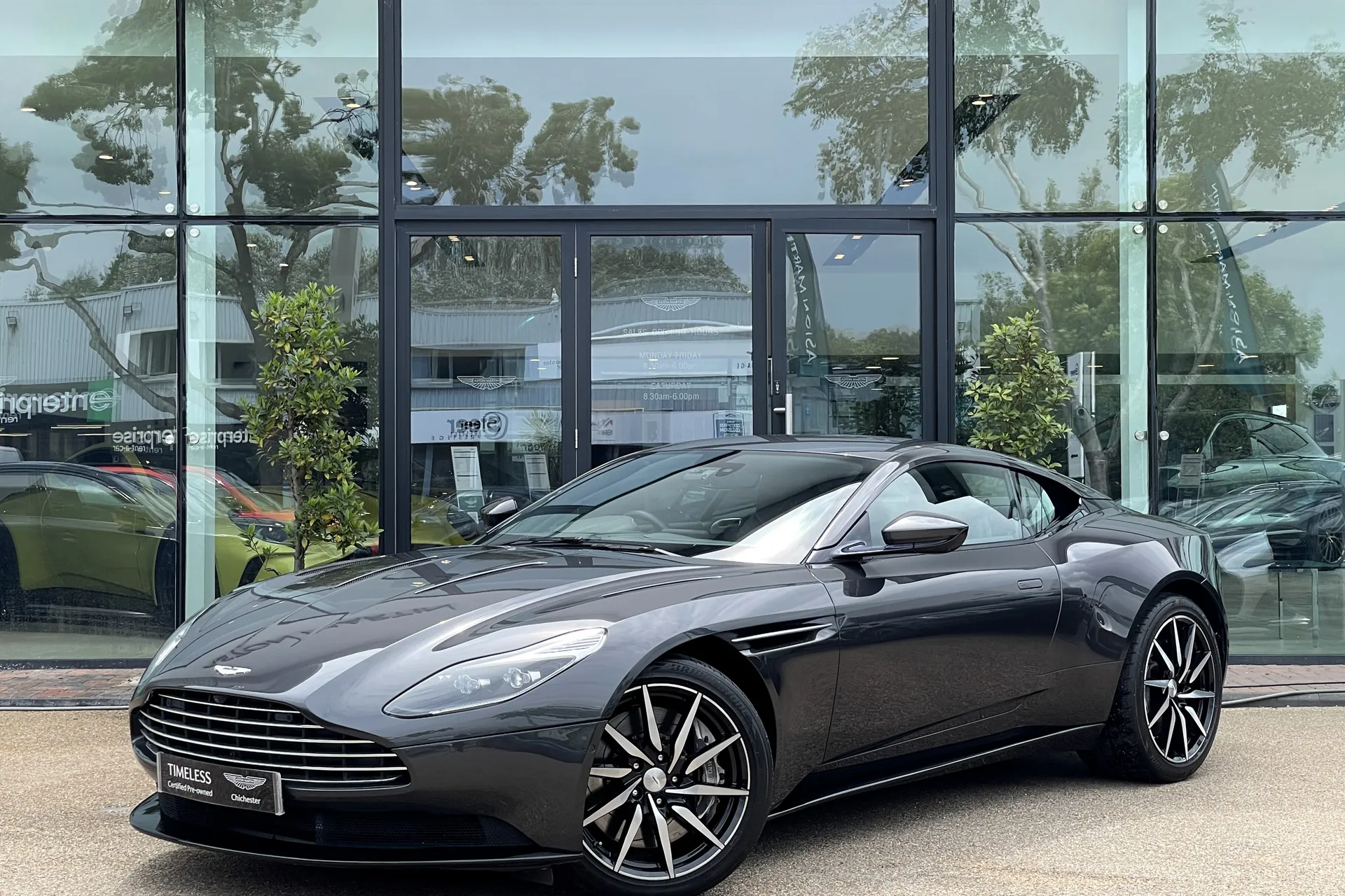 Aston Martin DB11 thumbnail image number 5