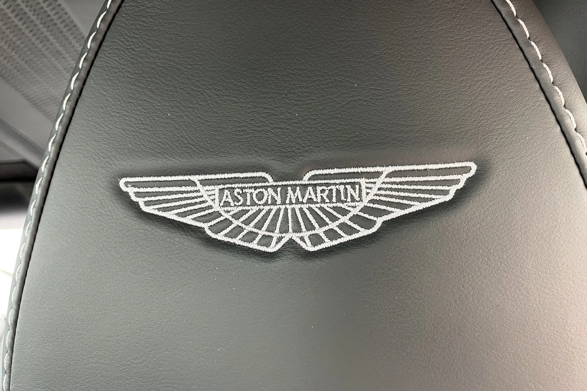 Aston Martin DB11 thumbnail image number 20
