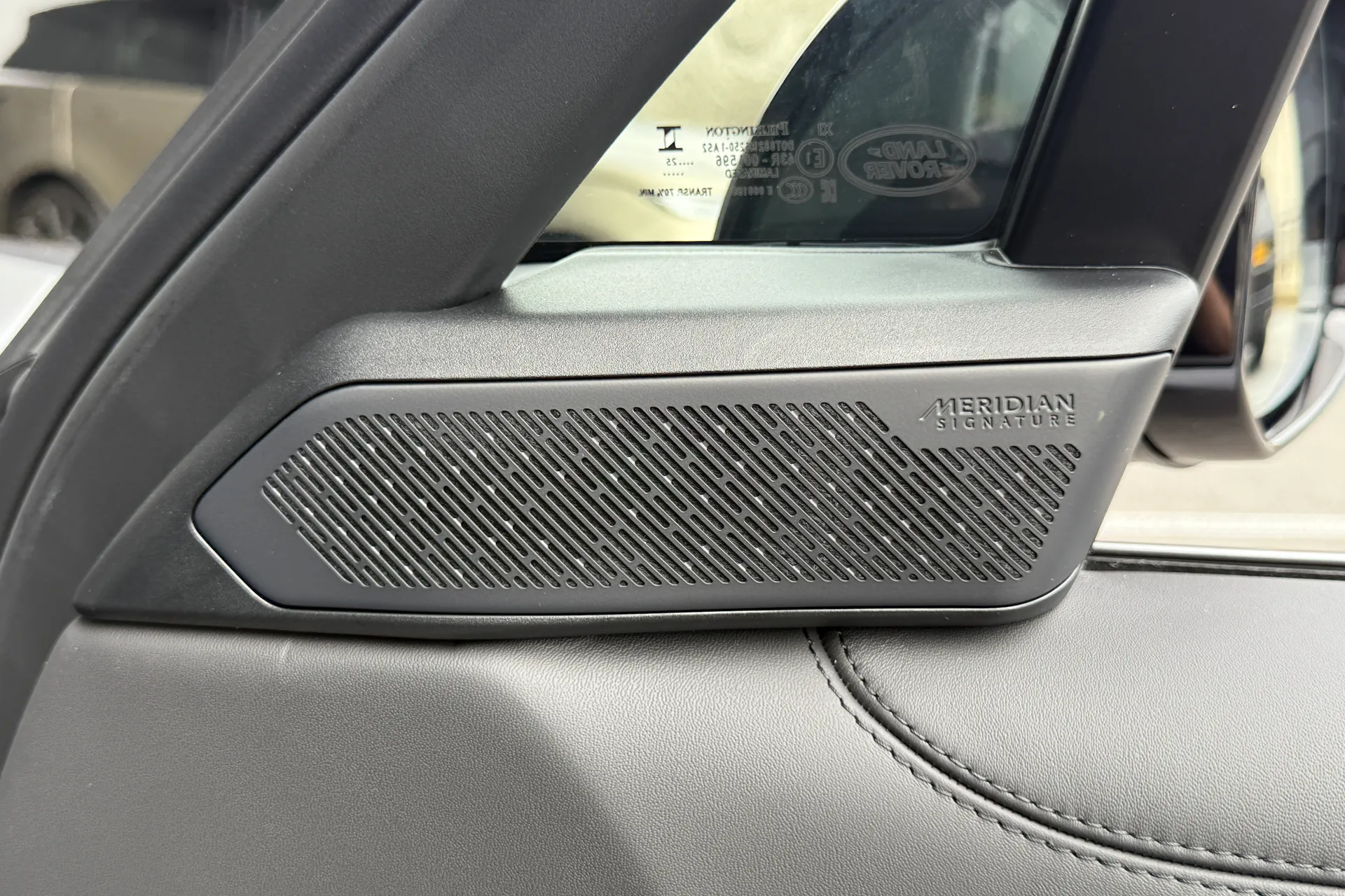 LAND ROVER RANGE ROVER thumbnail image number 25