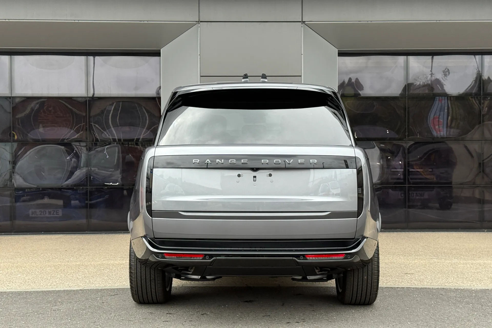 LAND ROVER RANGE ROVER thumbnail image number 15
