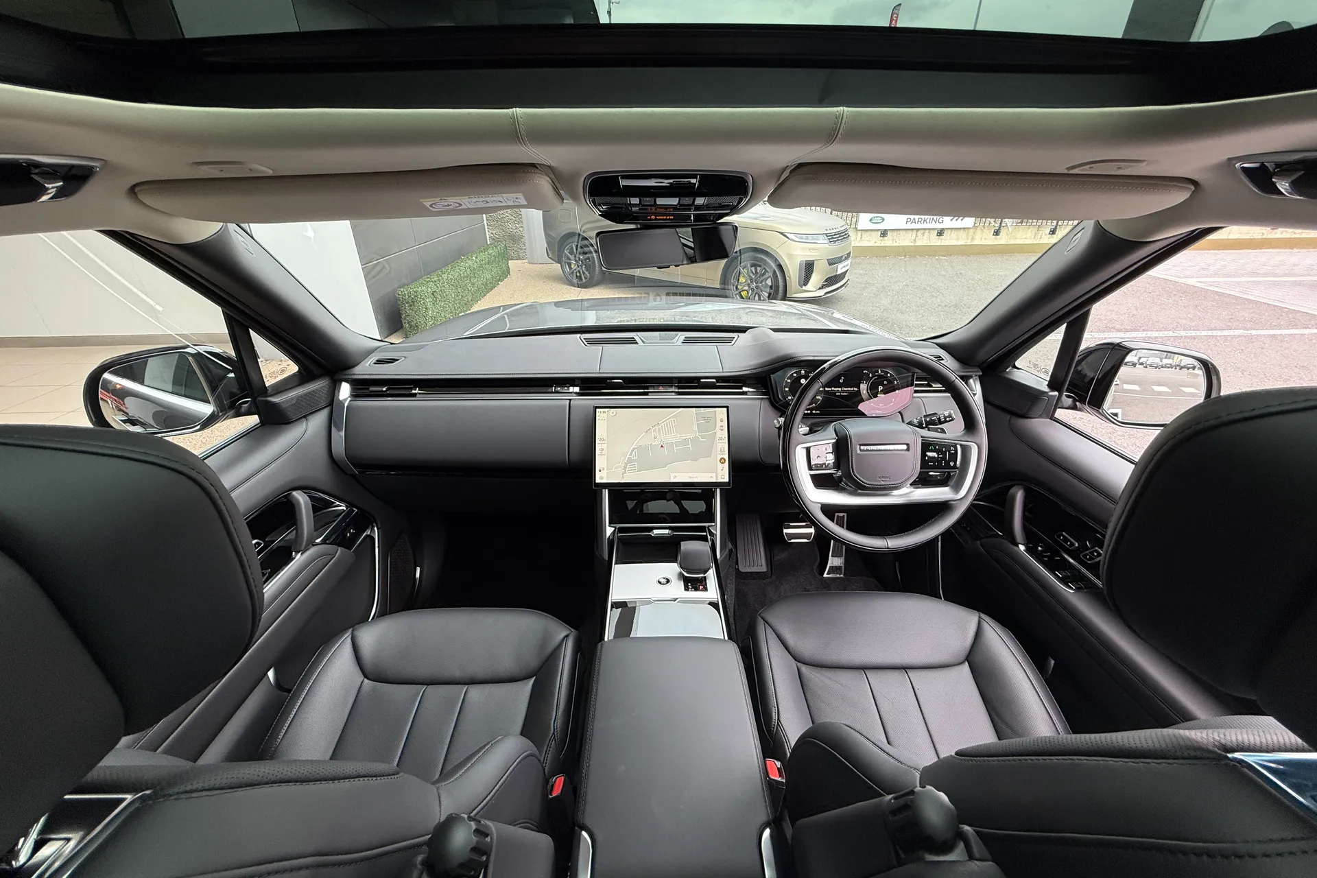 LAND ROVER RANGE ROVER thumbnail image number 3