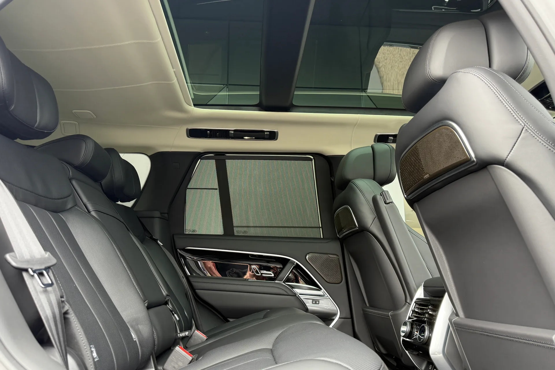 LAND ROVER RANGE ROVER thumbnail image number 31