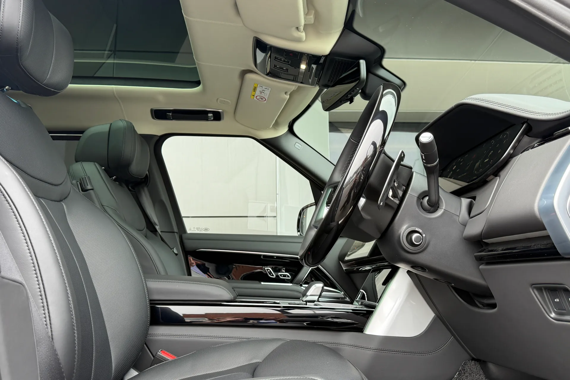 LAND ROVER RANGE ROVER thumbnail image number 20